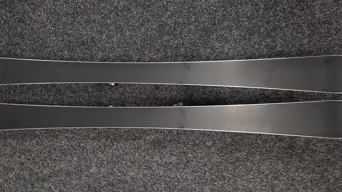 Bazárové lyže Head Rev 70