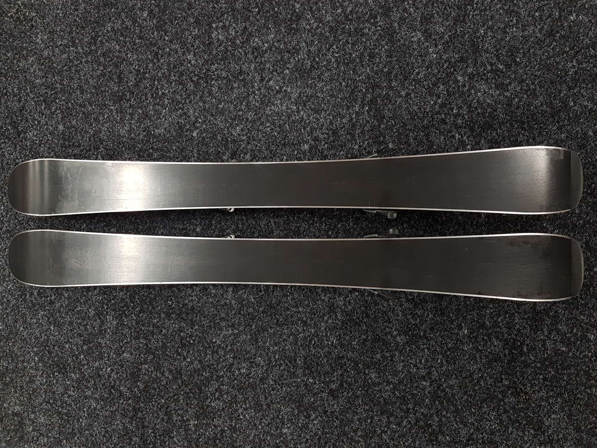 Použité lyže HEAD Super Shape + vázání Tyrolia L.R 4.5