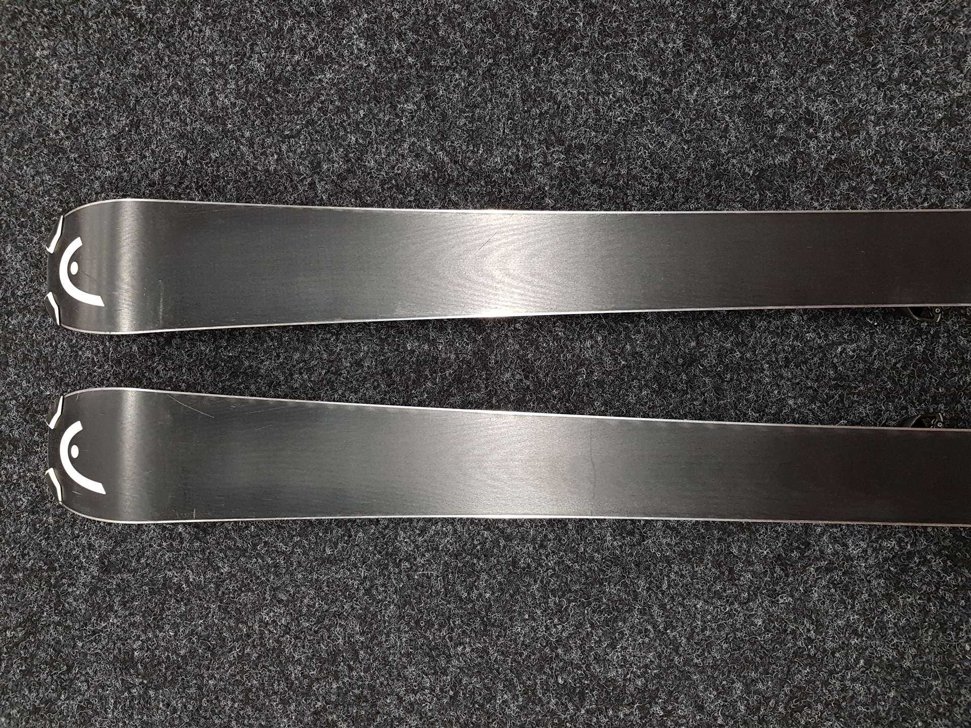 Použité lyže HEAD Supershape  + viazanie Head SLR 7.5