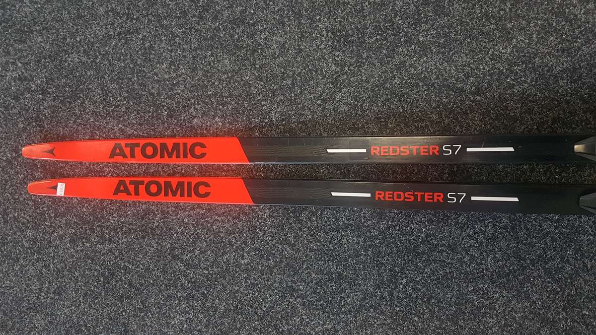 Ježdené běžecké lyže Atomic Redster S7 Skate