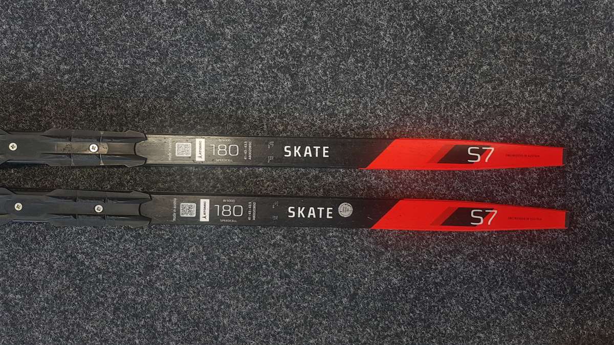 Ježdené běžecké lyže Atomic Redster S7 Skate