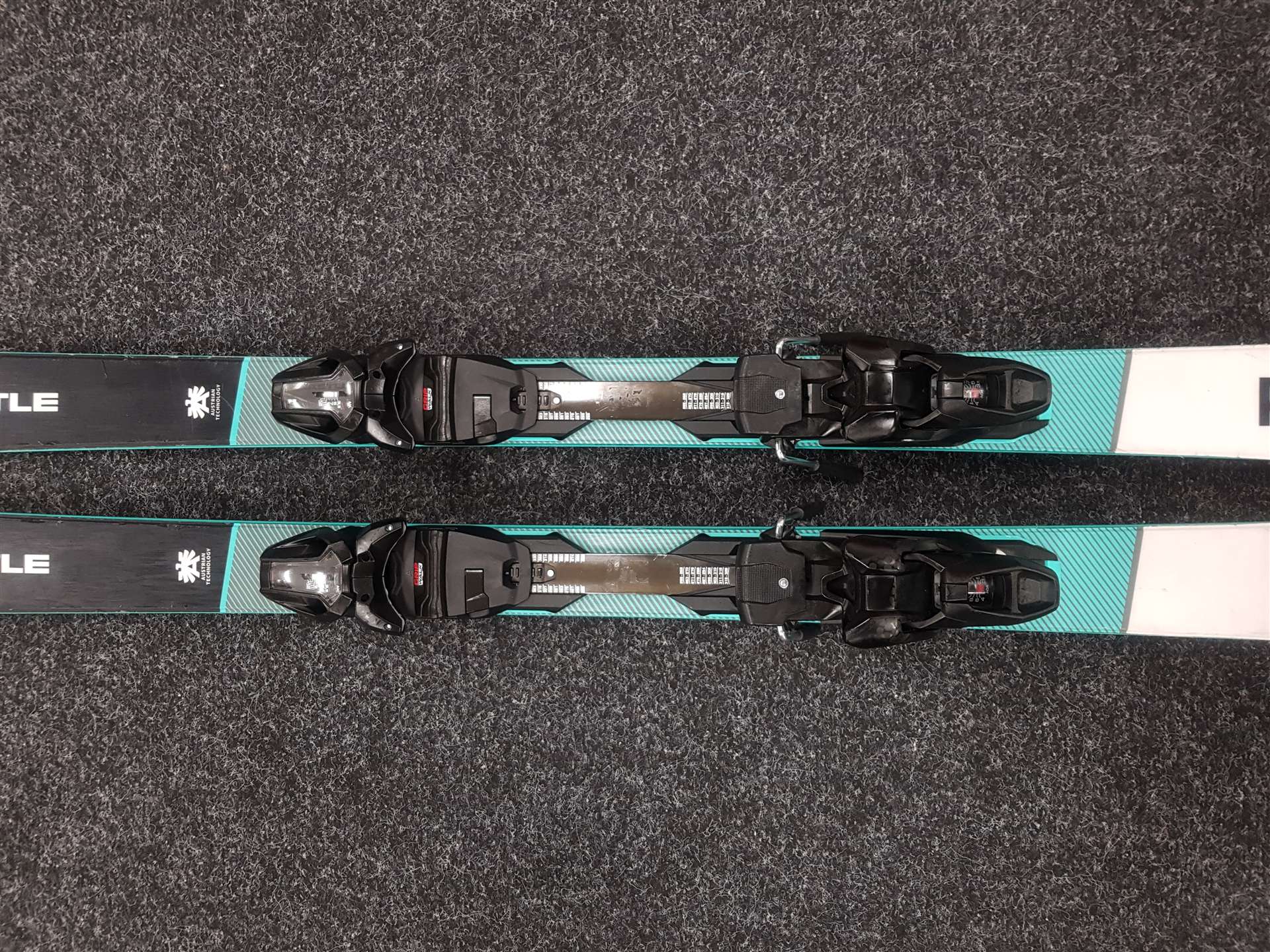 Használt KASTLE RX 11 síléc + Kastle 12 kötés