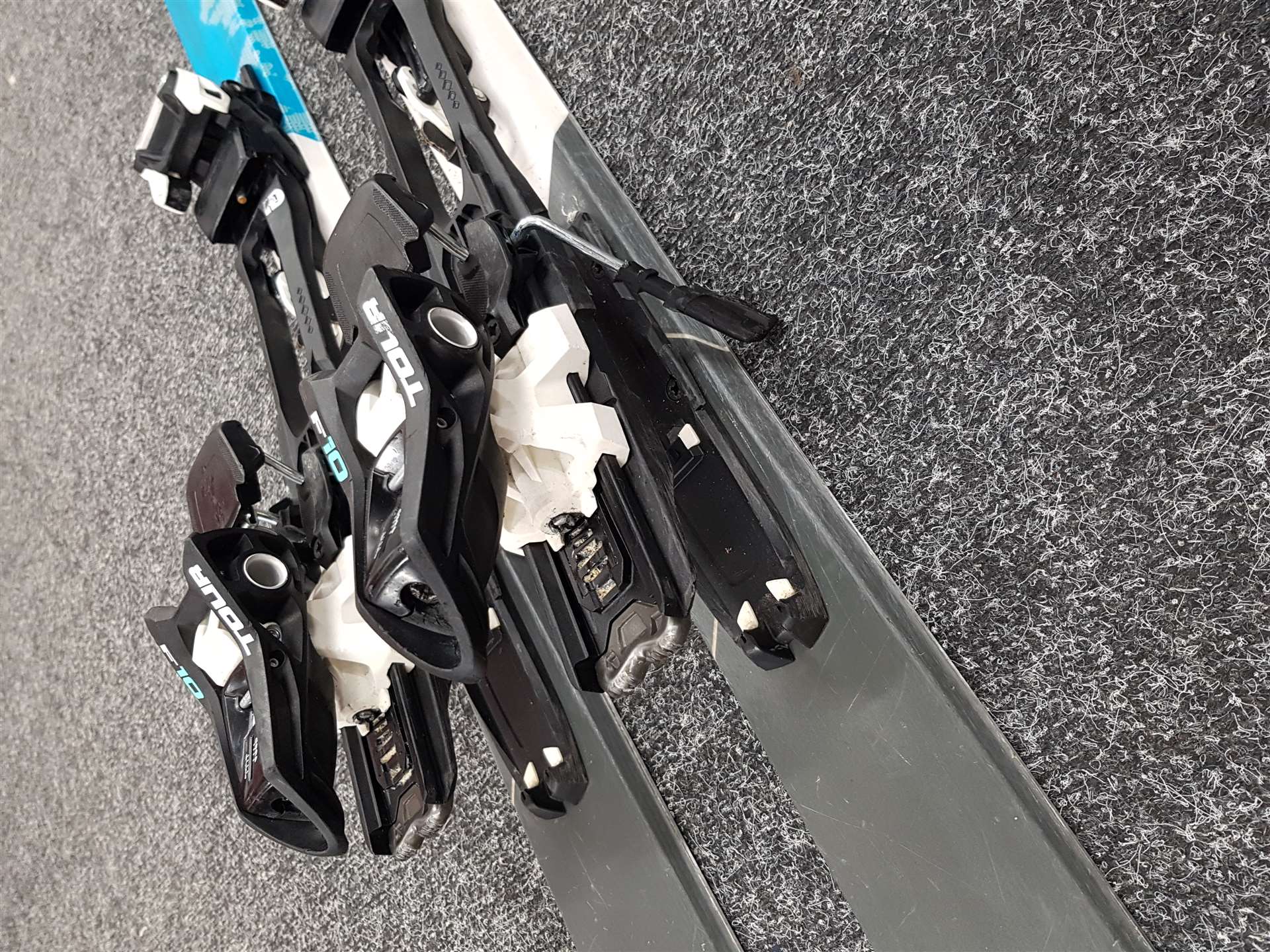 Gebrauchte Alpinski VOLKL VTA 80 + MARKER F10 TOUR + Gebrauchte Riemen