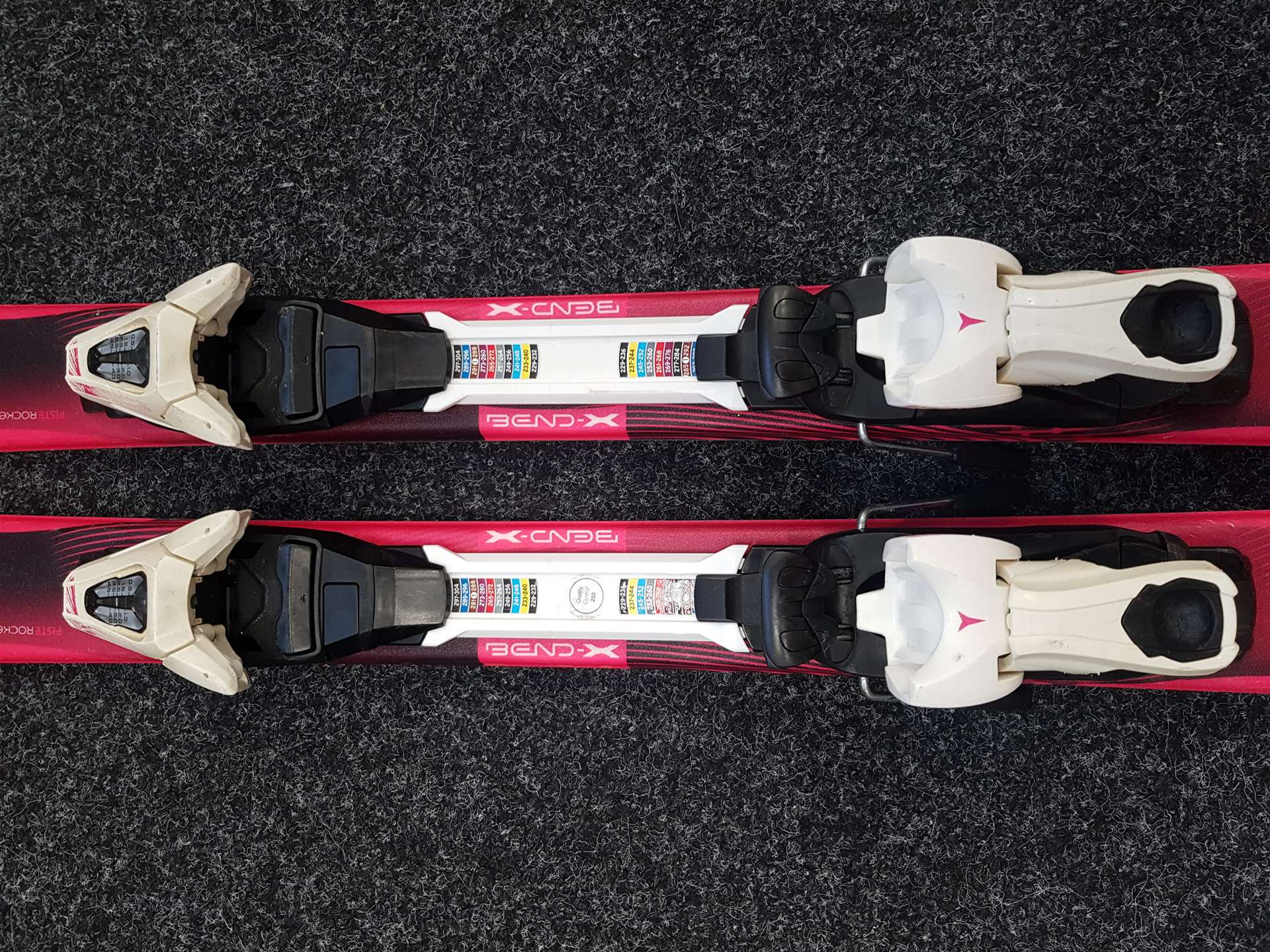 Gebrauchte ATOMIC Vantage Kinderski + Atomic 4.5 Bindungen