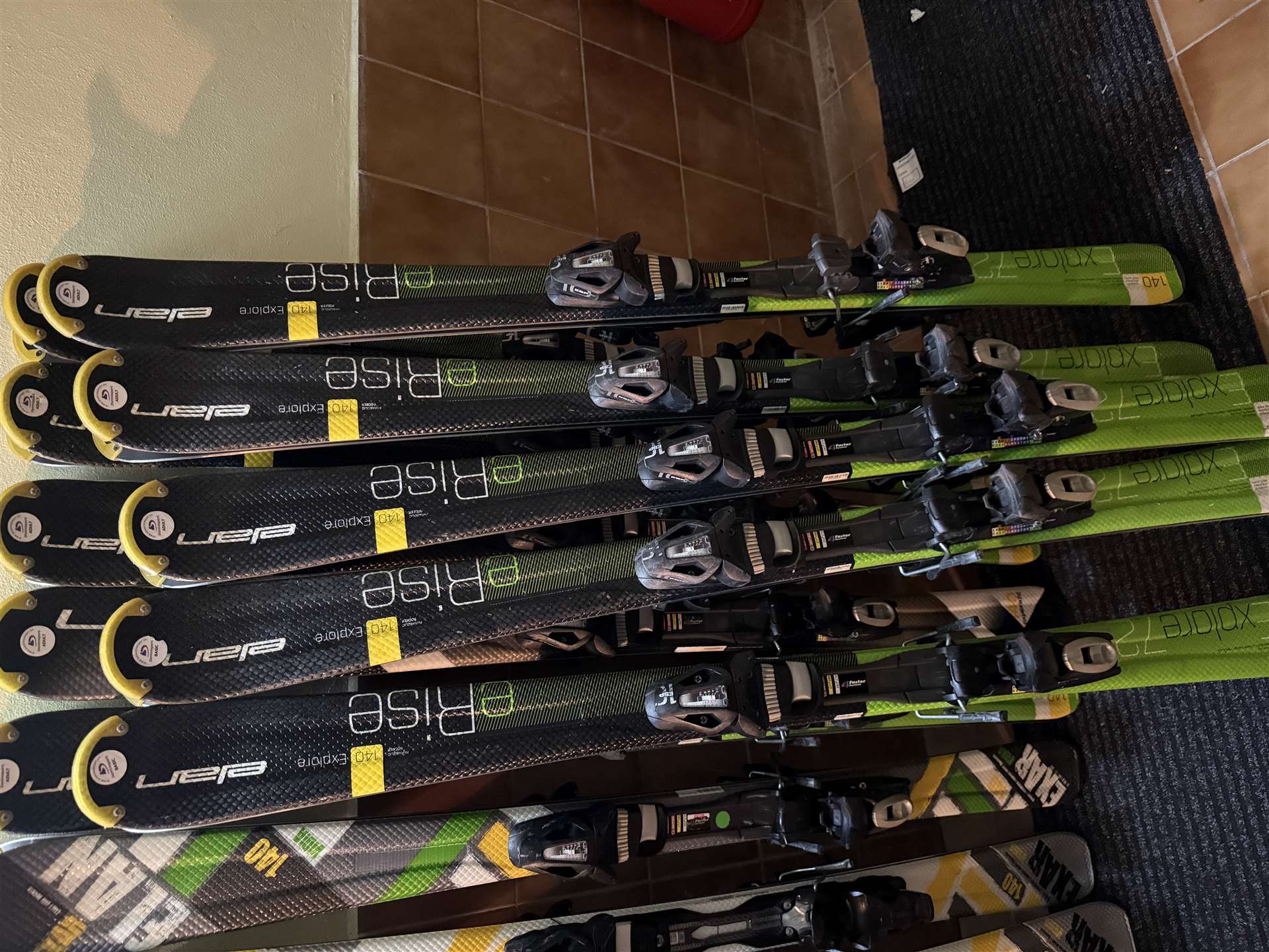 Elan-Ski, 30 Stück – 80 € pro Stück