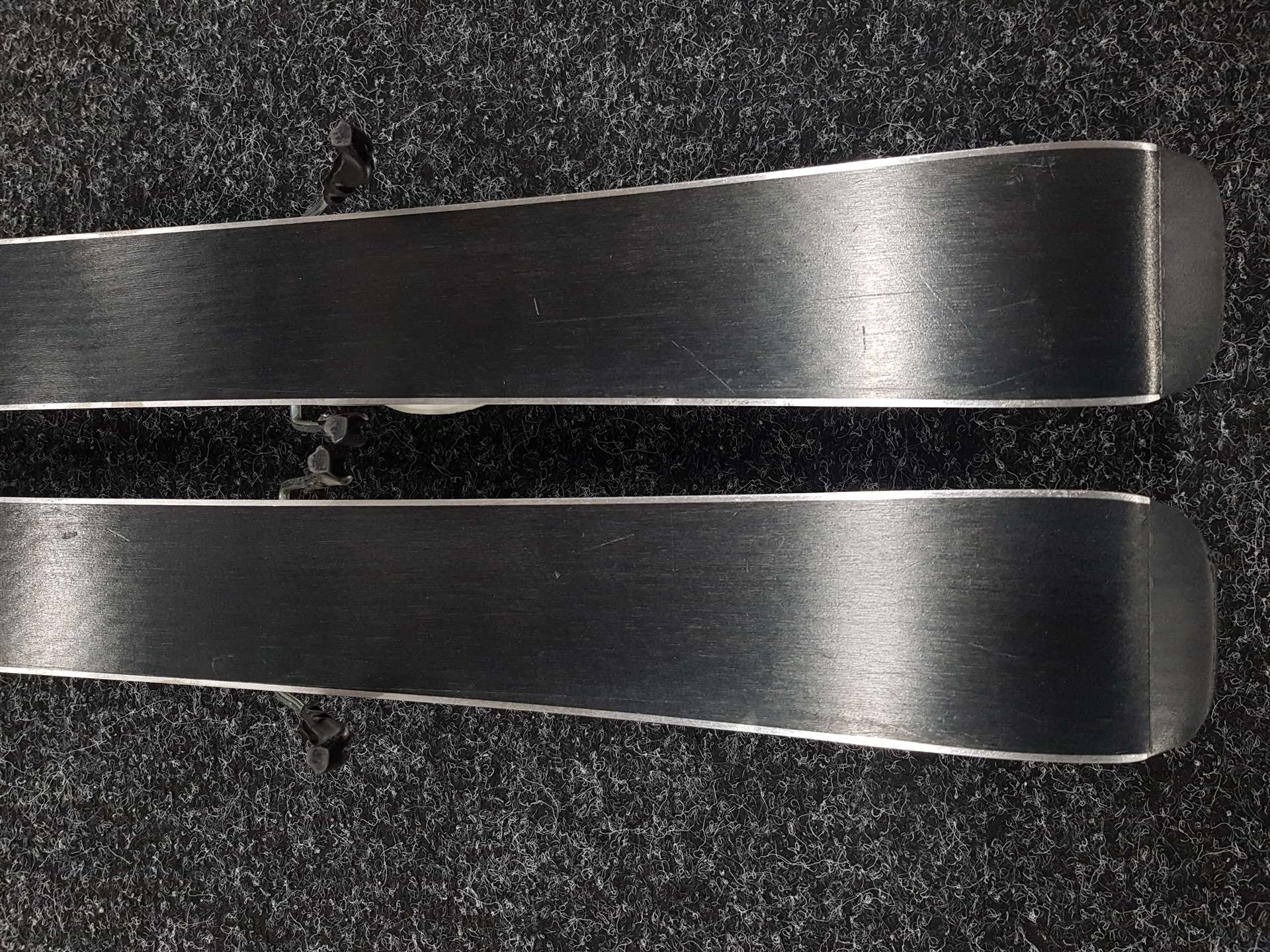Gebrauchte VOLKL Racetiger 13 Ski + Marker 7.0 Bindungen