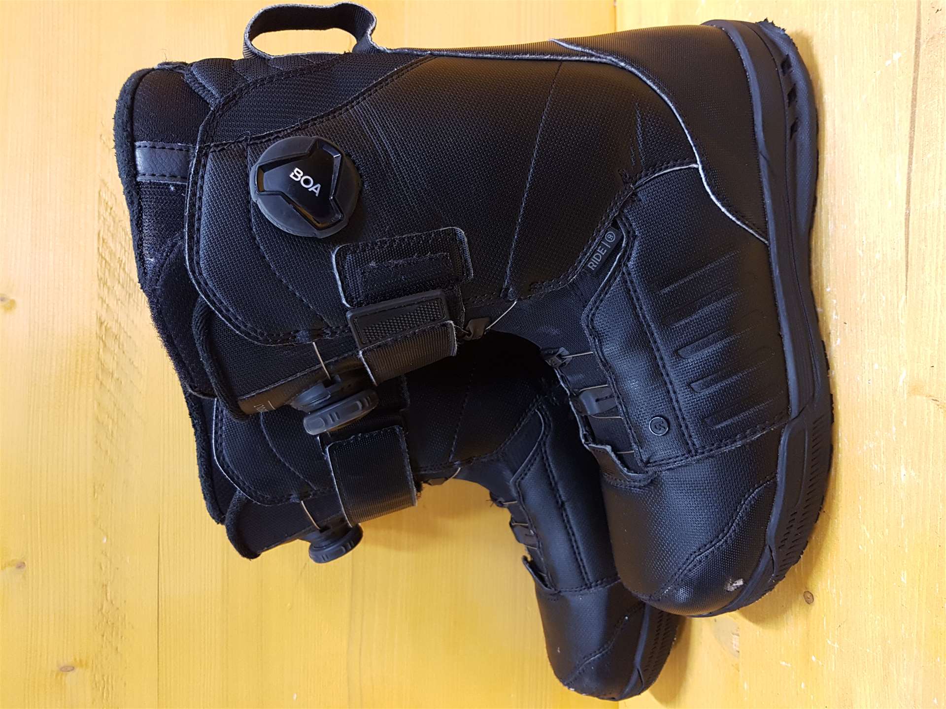 Ghete de snowboard Ride Deadbolt folosite