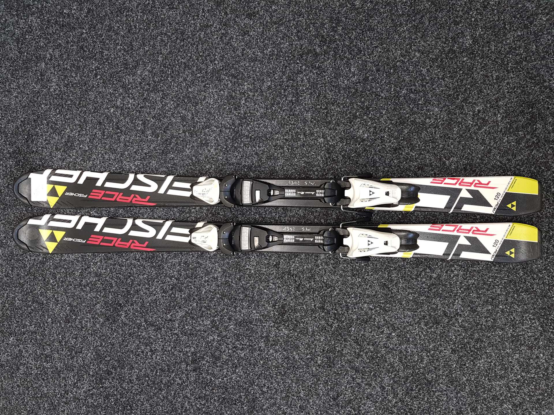 Gebrauchte FISCHER RC Race Kinderski + Fischer FJ4 Bindungen