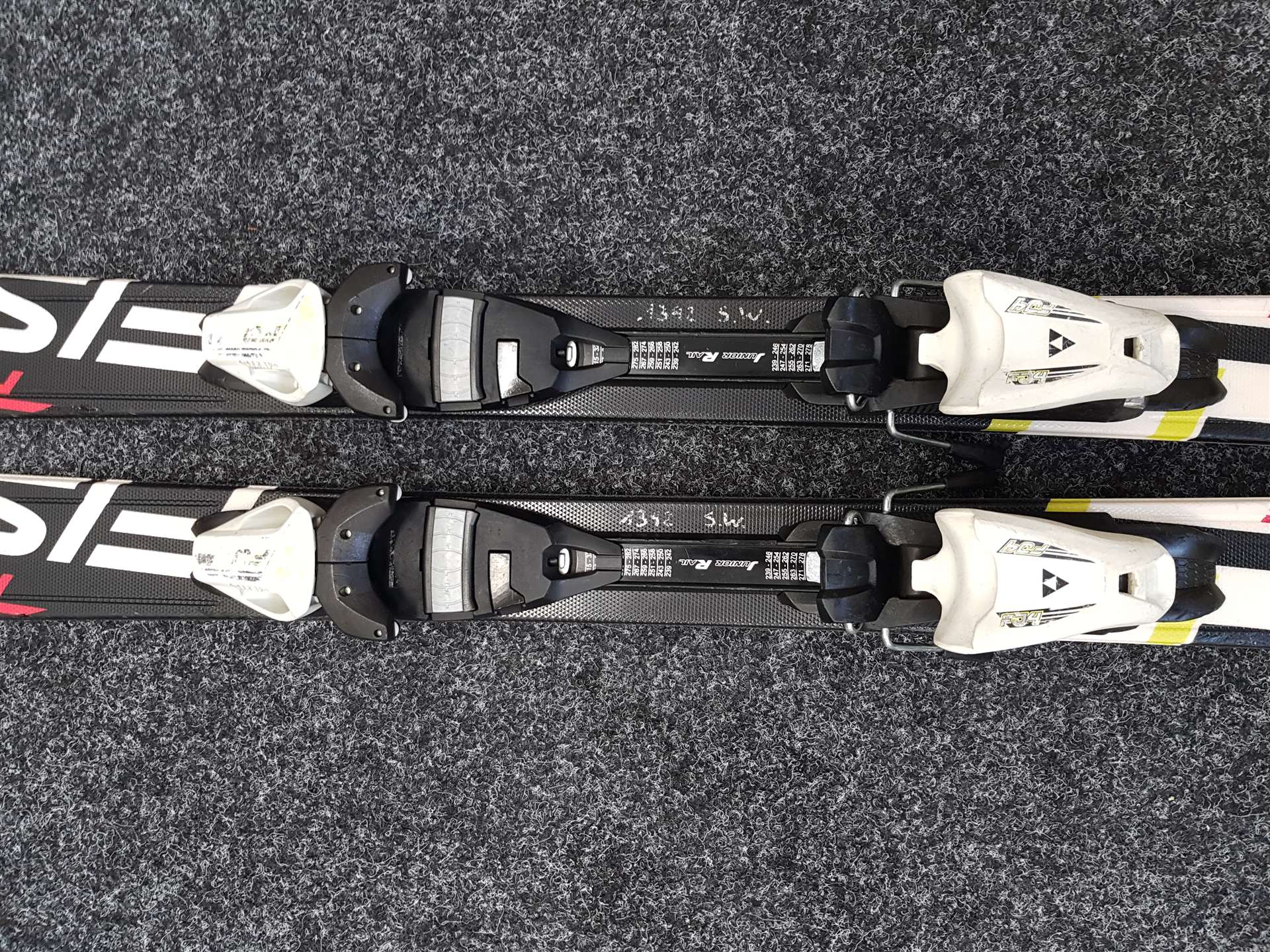 Gebrauchte FISCHER RC Race Kinderski + Fischer FJ4 Bindungen