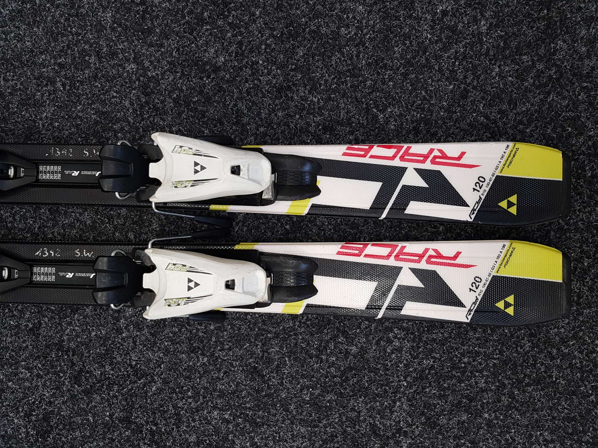 Gebrauchte FISCHER RC Race Kinderski + Fischer FJ4 Bindungen