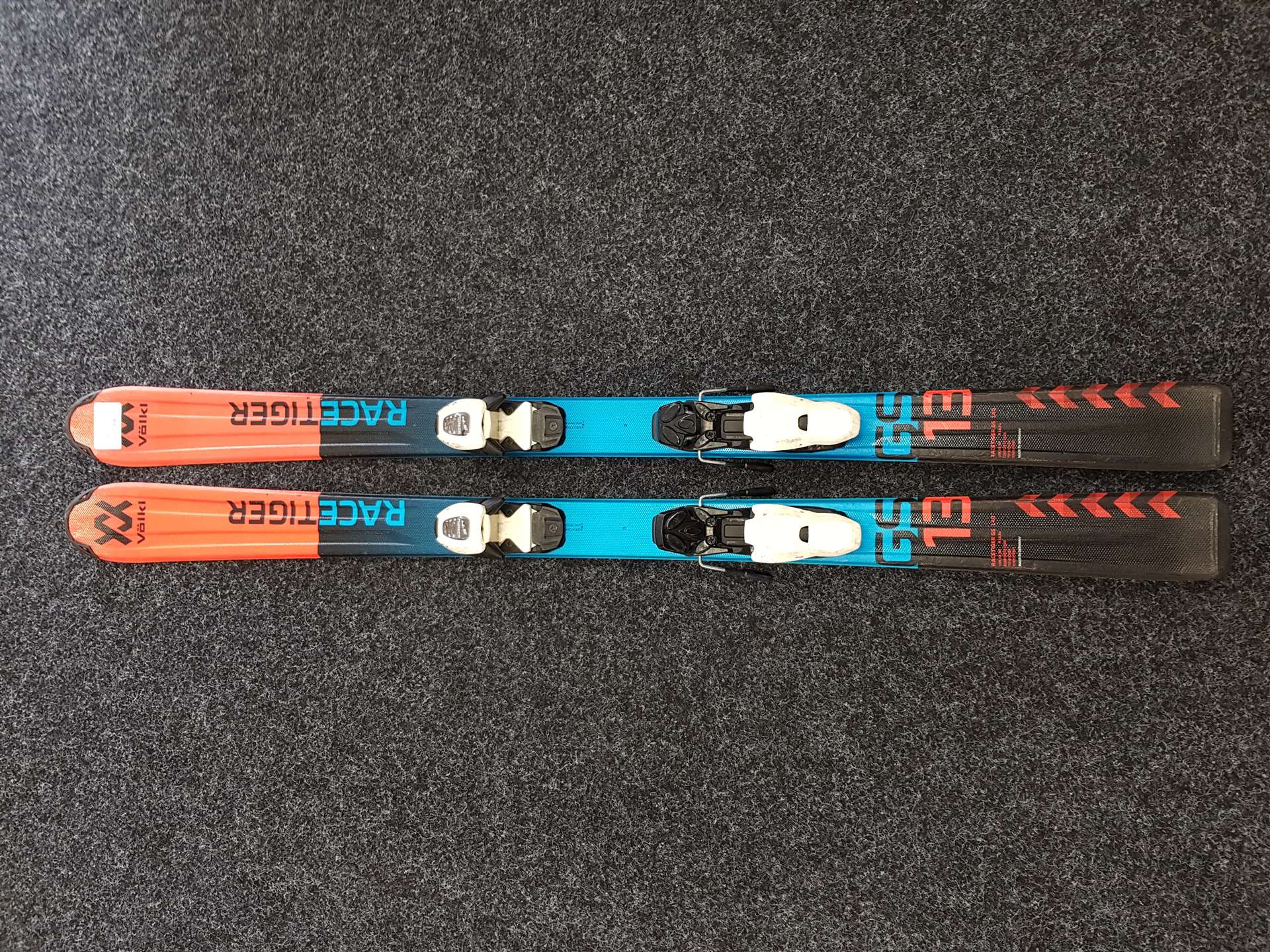 Použité lyže VOLKL Racetiger GS + vázání Marker 4.5