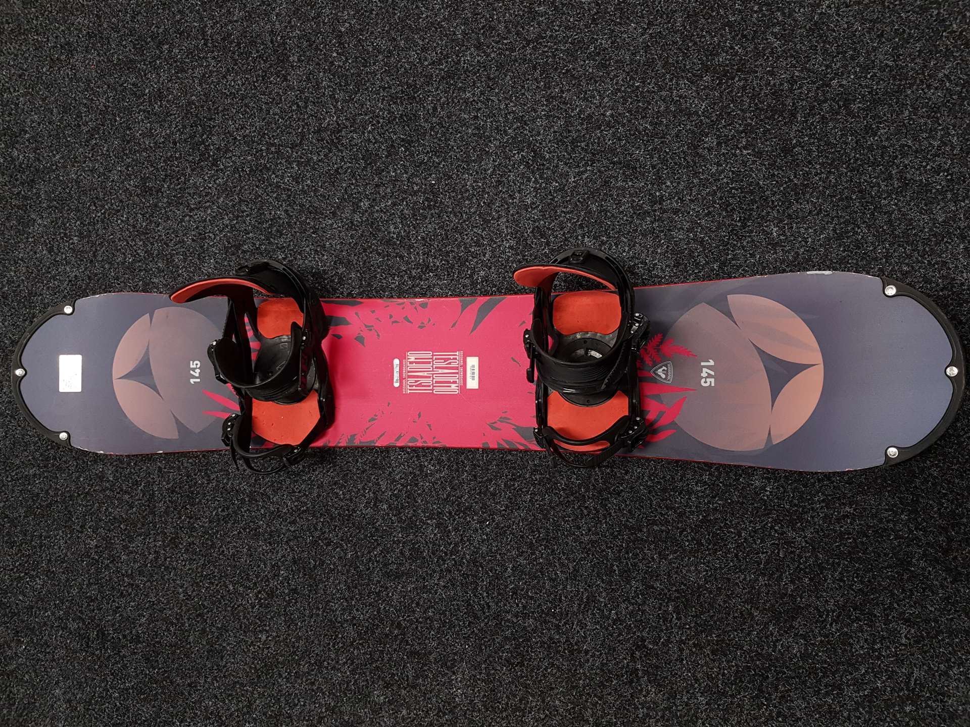 Gebrauchtes Rossignol Teslademo Snowboard + Salomon Bindungen Größe M