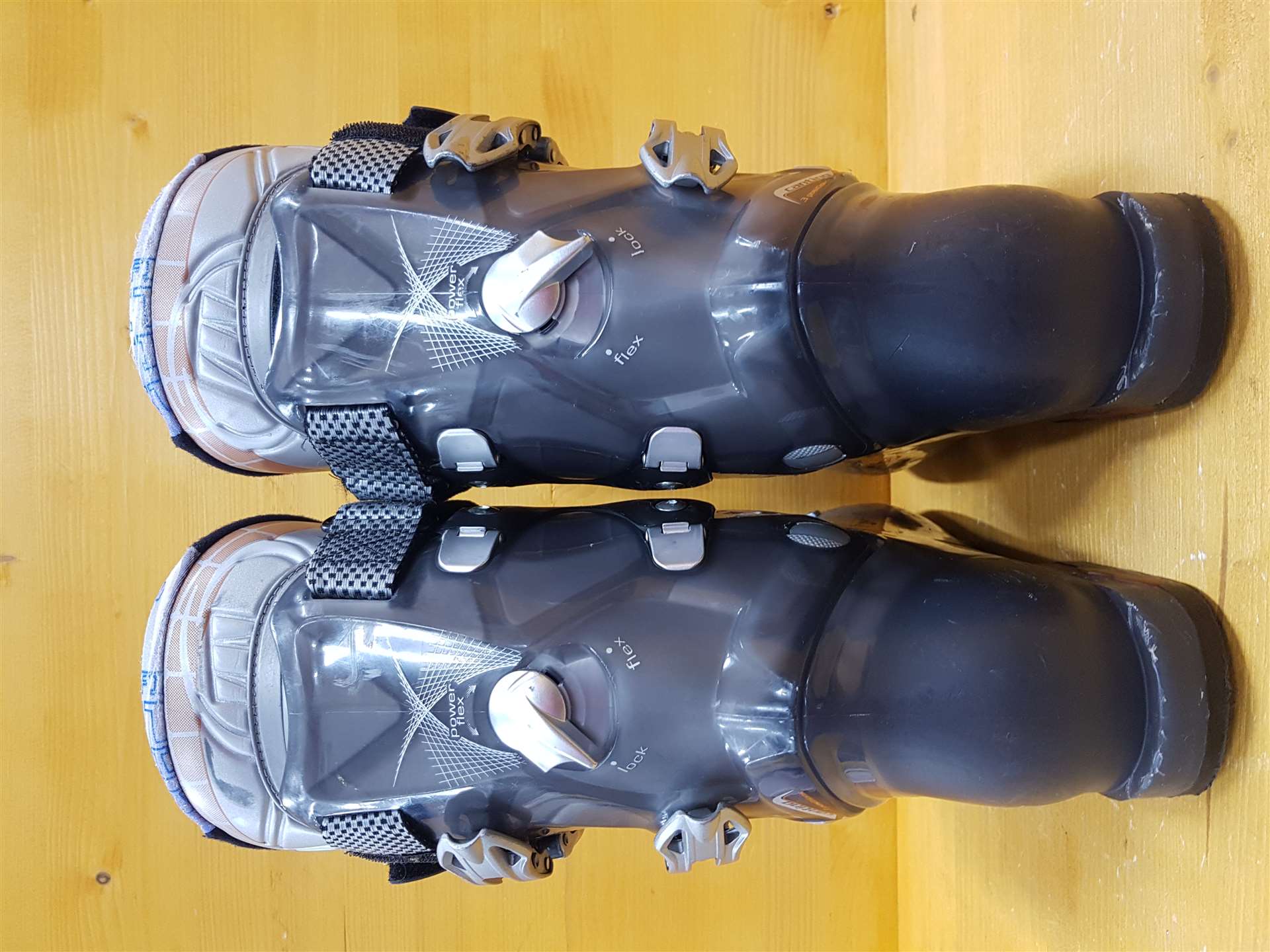 Używane buty narciarskie TECNICA VENTO 6