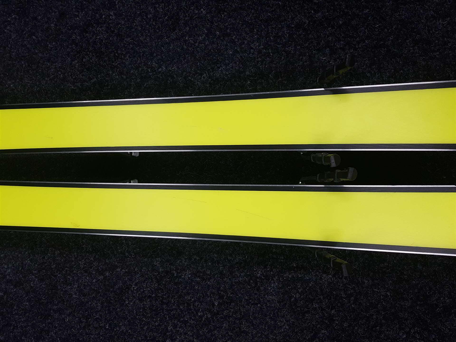 Použité lyže FISCHER The Curv RC4 + vázání Fischer Z13