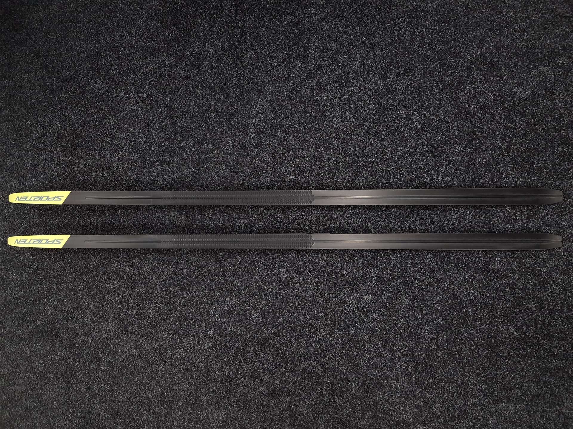 Použité běžecké lyže SPORTEN Bohemia Plus + vázání NNN Spine S