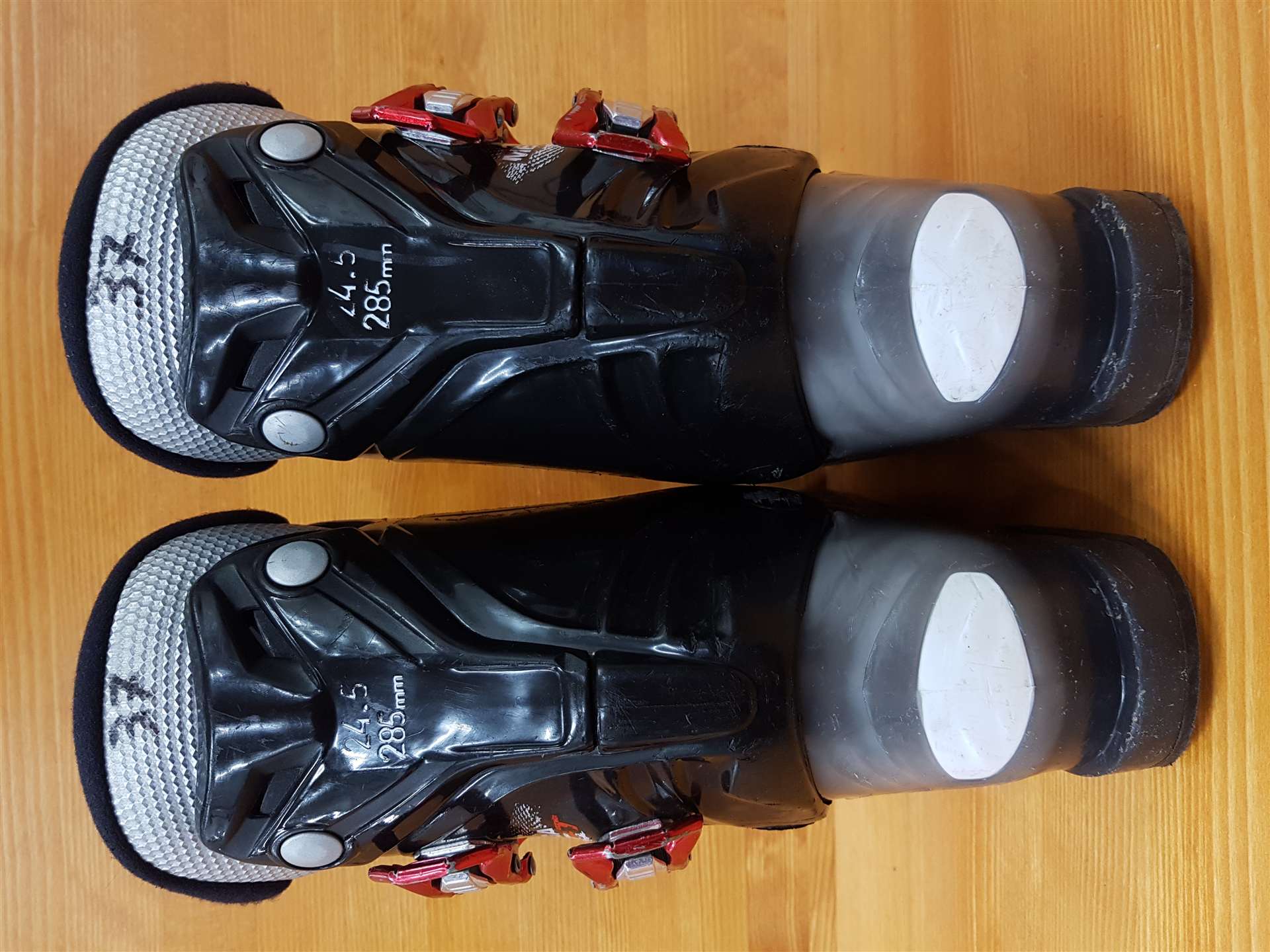 Clăpari de schi second-hand TECNICA Mega +T