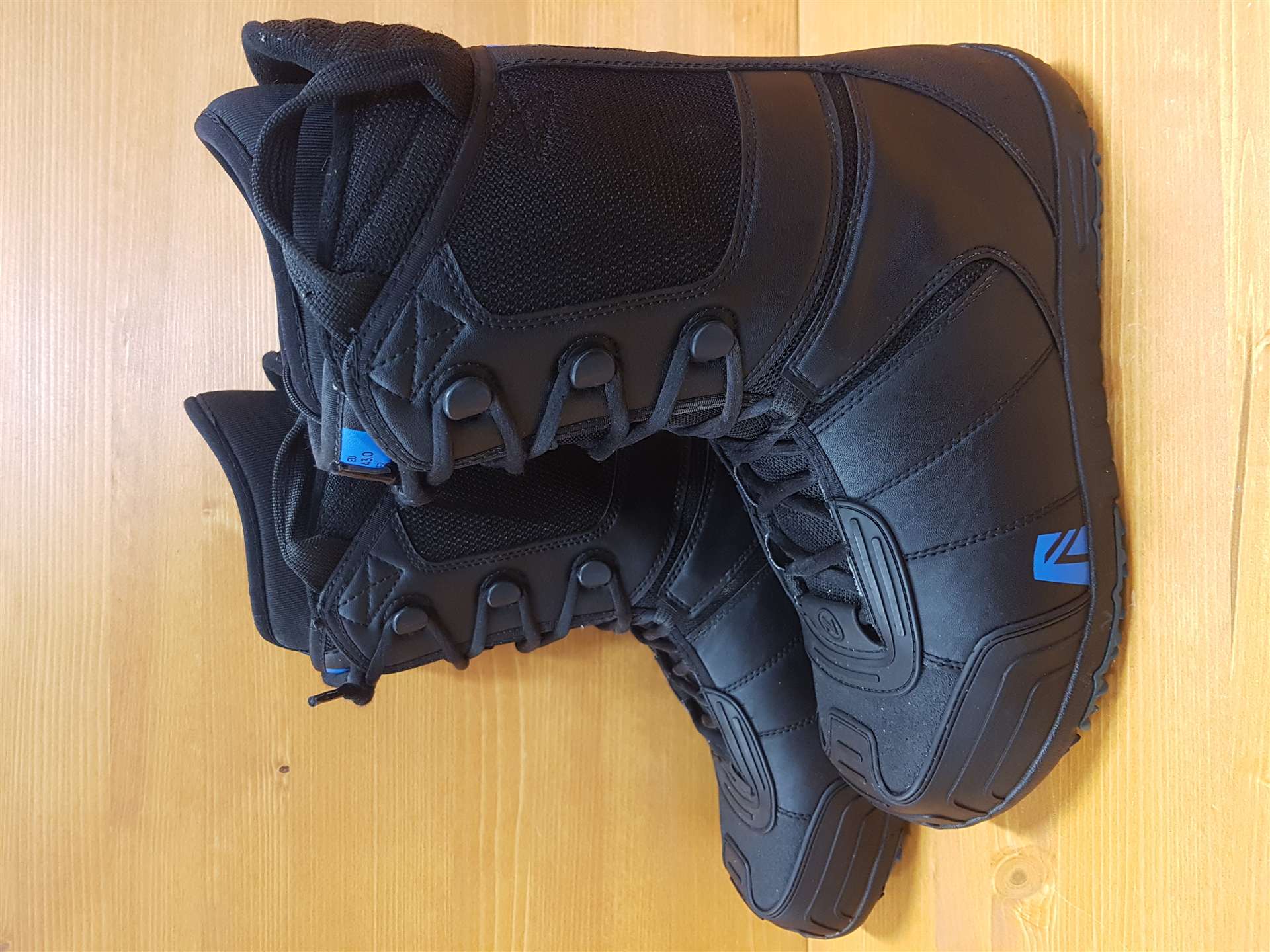 Cizme de snowboard NIEDECKER second hand