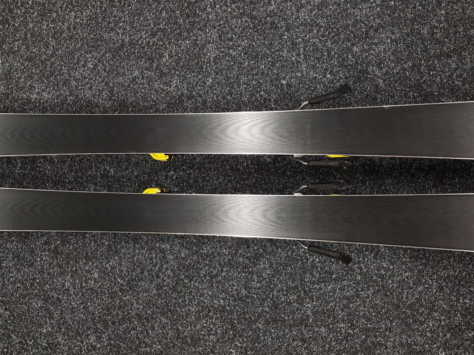 Gebrauchte ATOMIC Redster SL Ski + Atomic Neox 12 Bindungen