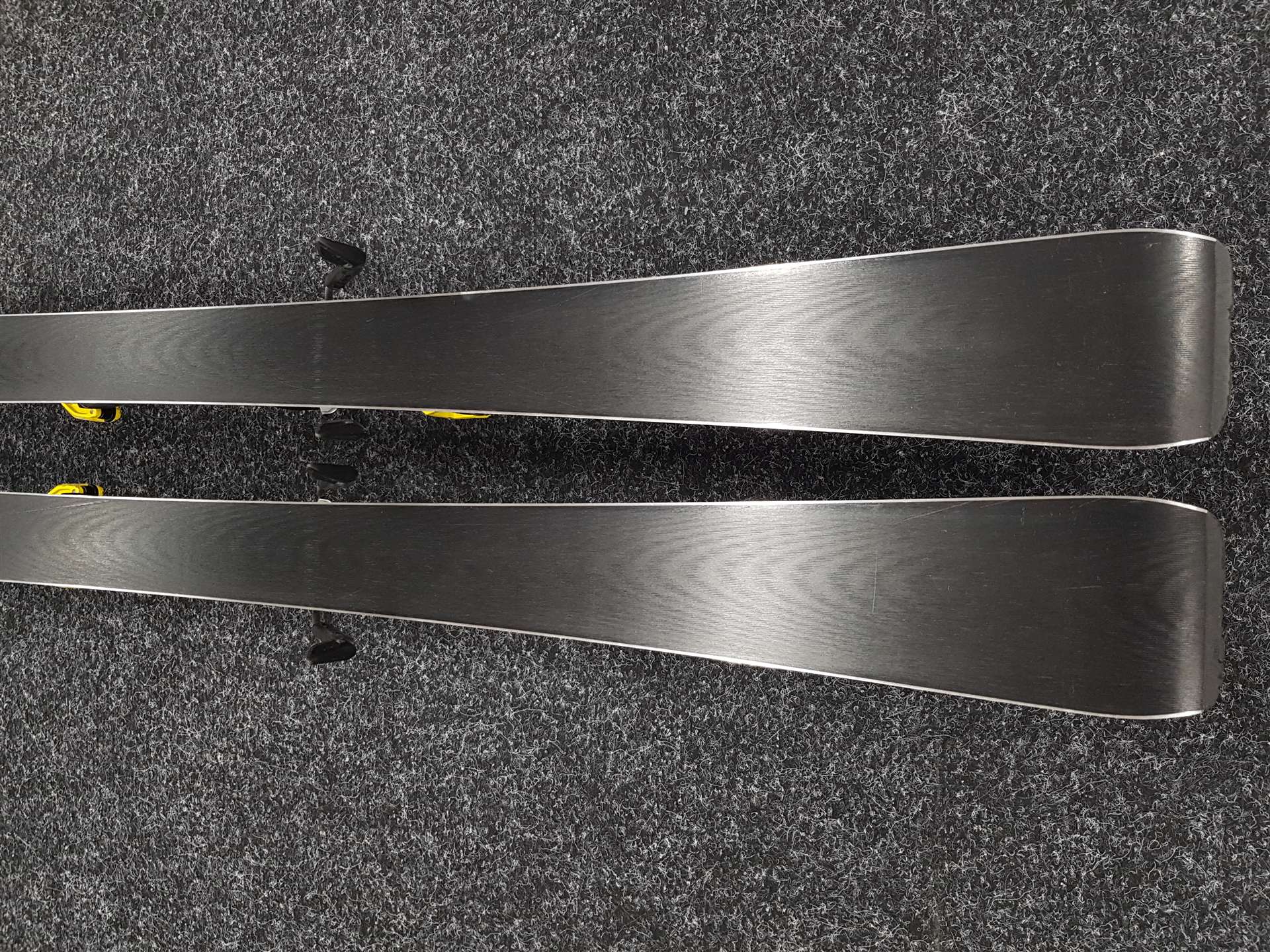 Gebrauchte ATOMIC Redster SL Ski + Atomic Neox 12 Bindungen
