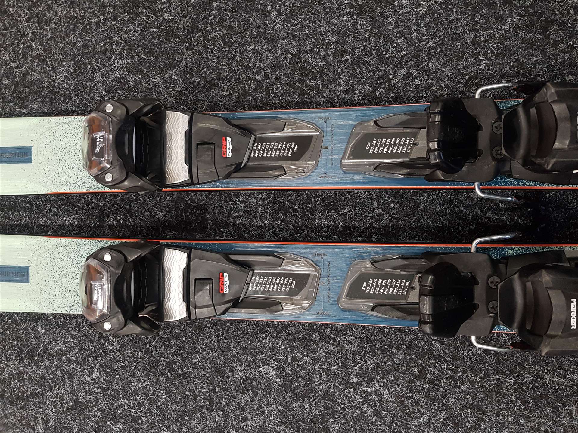 Skis K2 DISRUPTION d'occasion