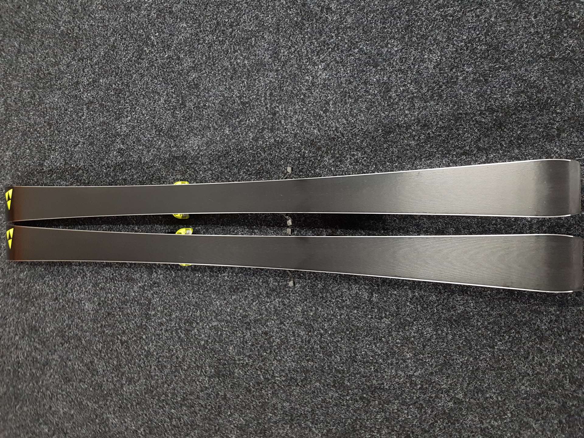 Použité lyže FISCHER RC4 Worldcup Aircarbon Ti  + viazanie Fischer RC4 Z11