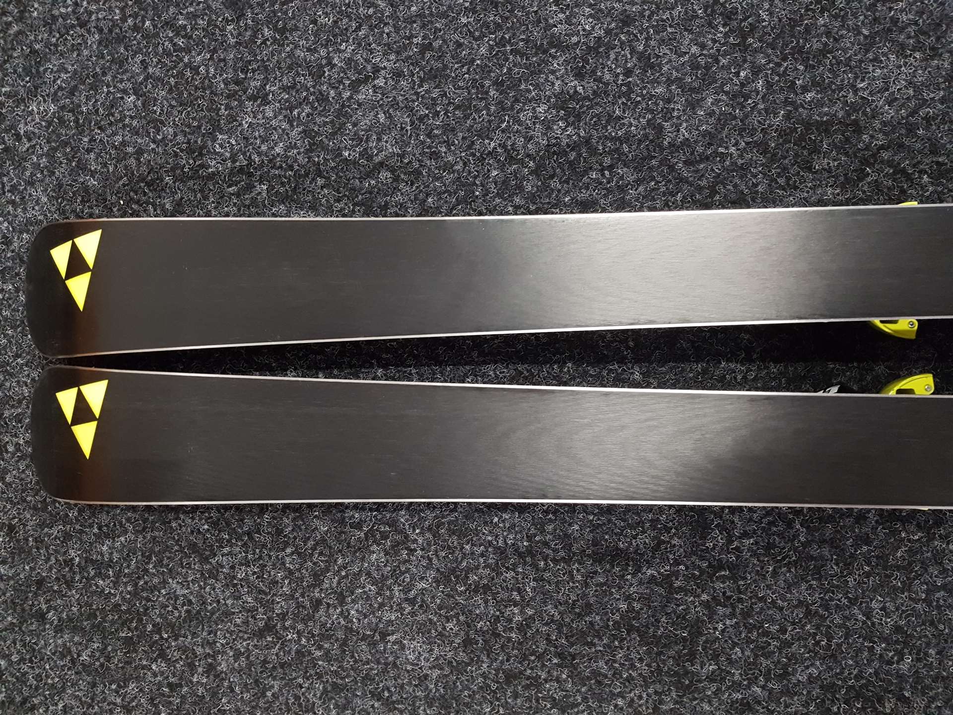 Použité lyže FISCHER RC4 Worldcup Aircarbon Ti  + viazanie Fischer RC4 Z11