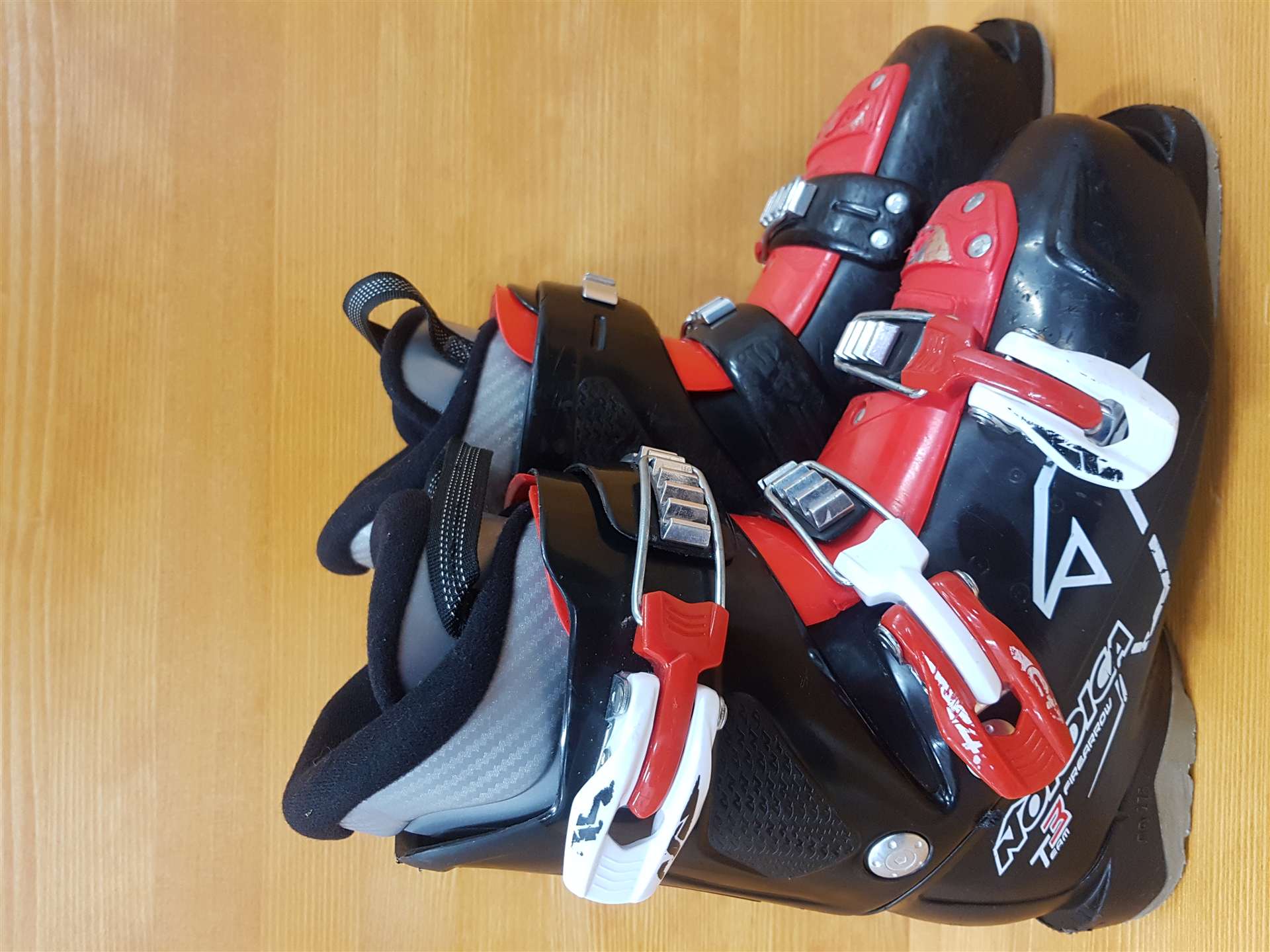 Chaussures de ski usagées NORDICA Team 3