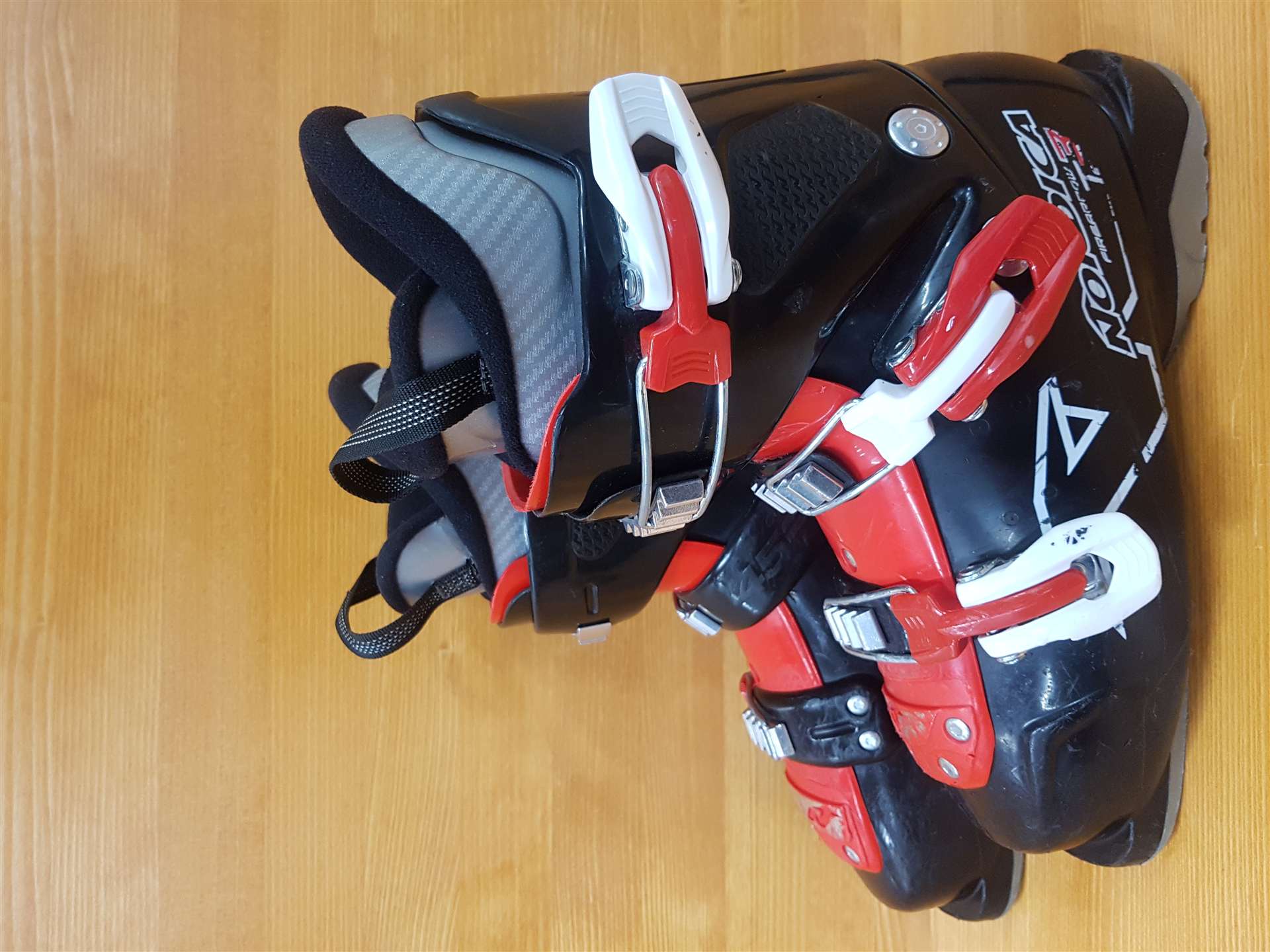 Chaussures de ski usagées NORDICA Team 3