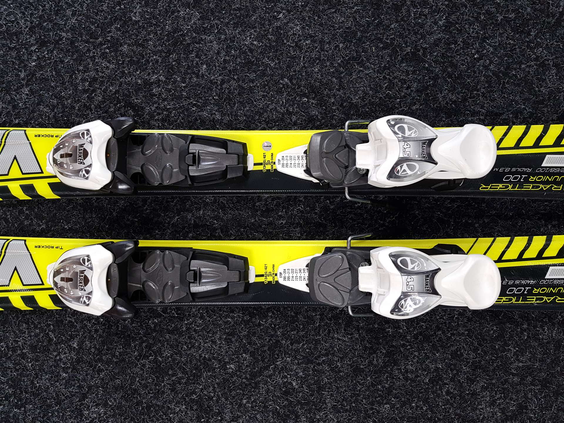 Skis enfant d'occasion VOLKL Racetiger SL junior + fixations Marker 4.5