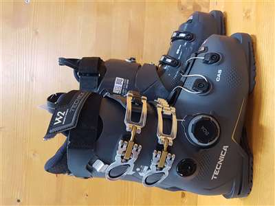 Clăpari de schi second-hand TECNICA 85 HV W2