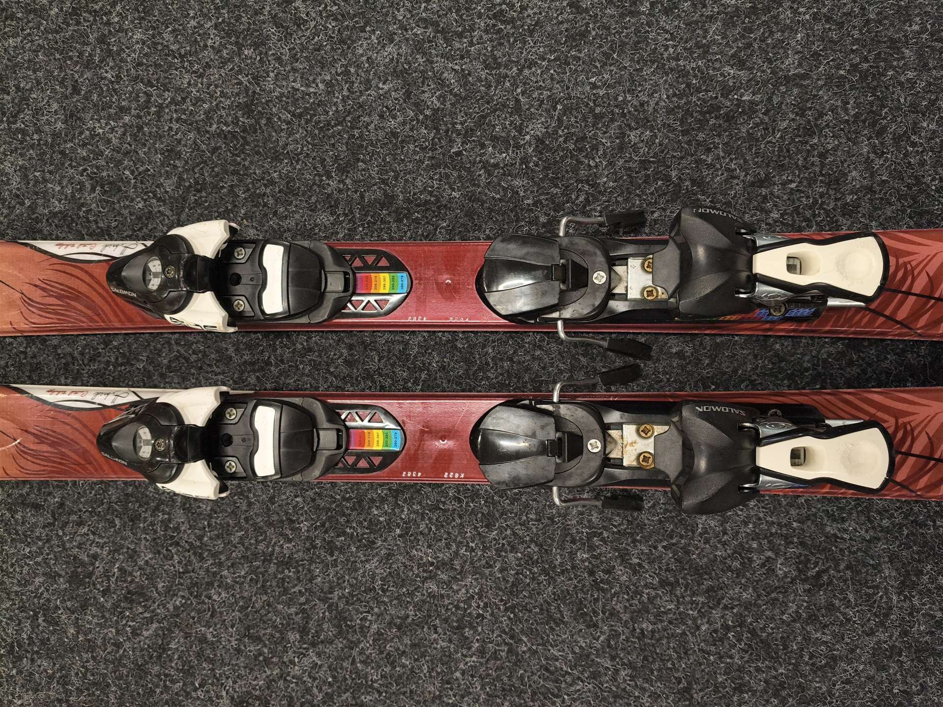 Použité lyže SALOMON Amber Origins + vázání Salomon 9
