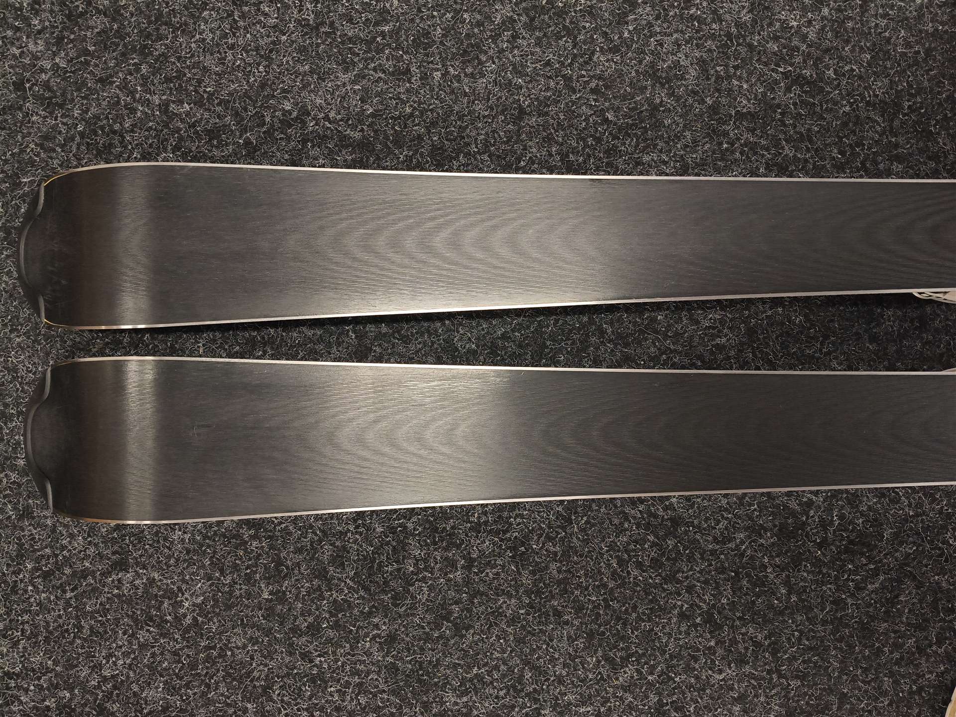 Použité lyže SALOMON Amber Origins + vázání Salomon 9