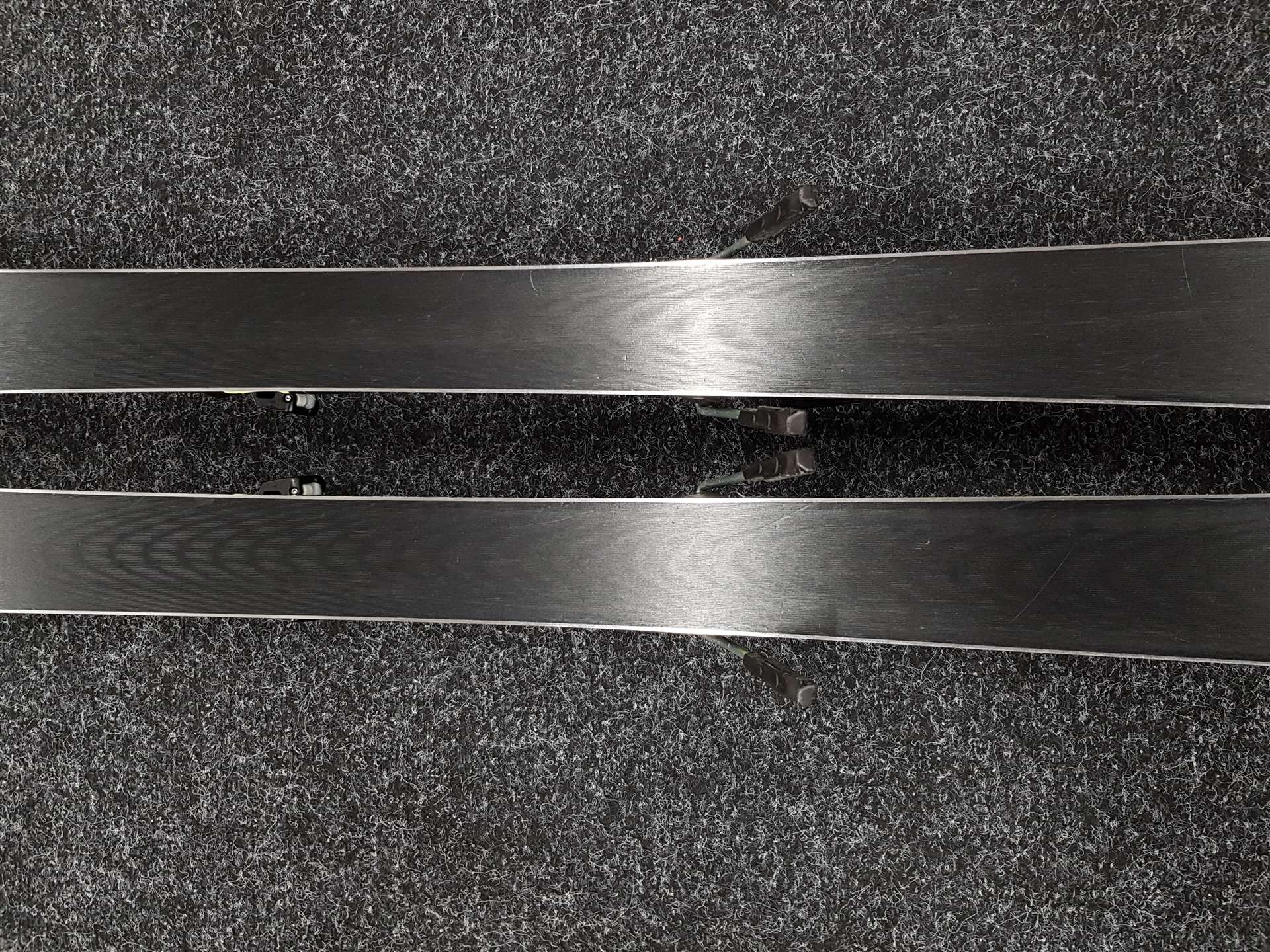 Schiuri folosite HEAD i.Speed Era 3.0 S Kers + legături Head PRX 12
