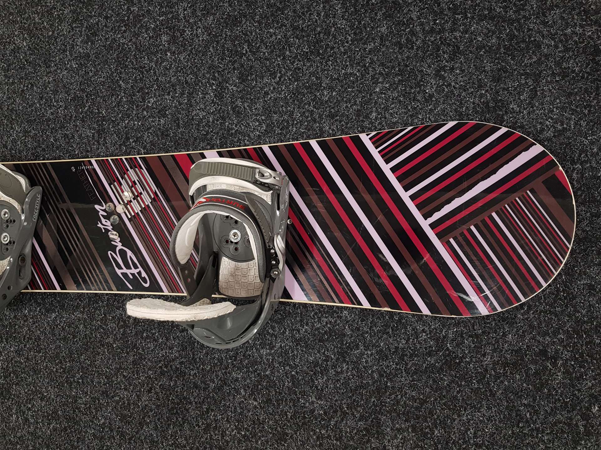 Használt BURTON Feather snowboard + Burton kötés S/M méret