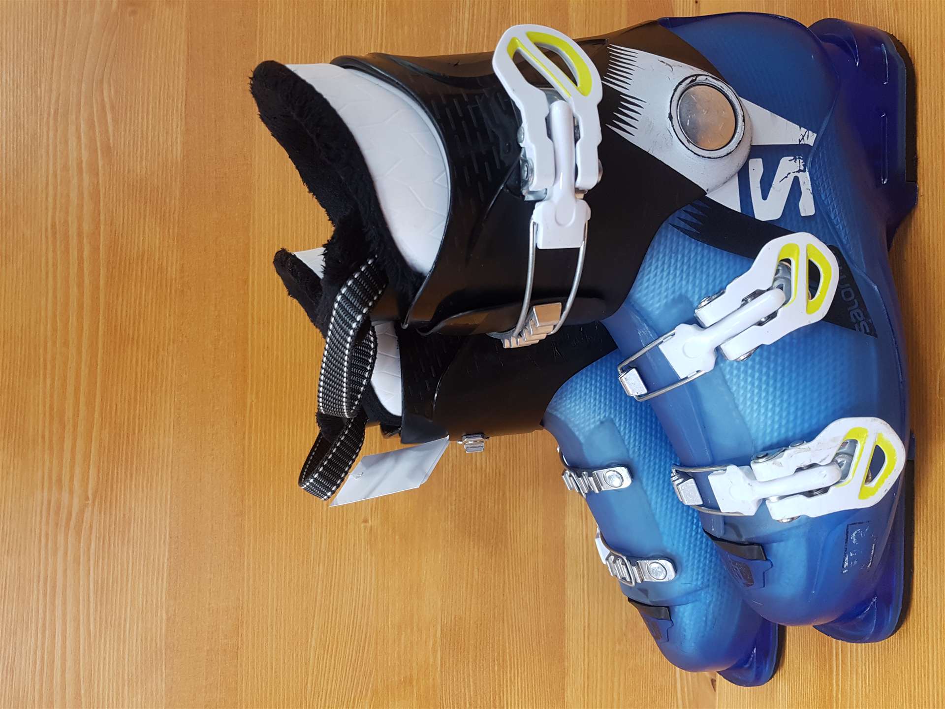 Chaussures de ski SALOMON T3 d'occasion