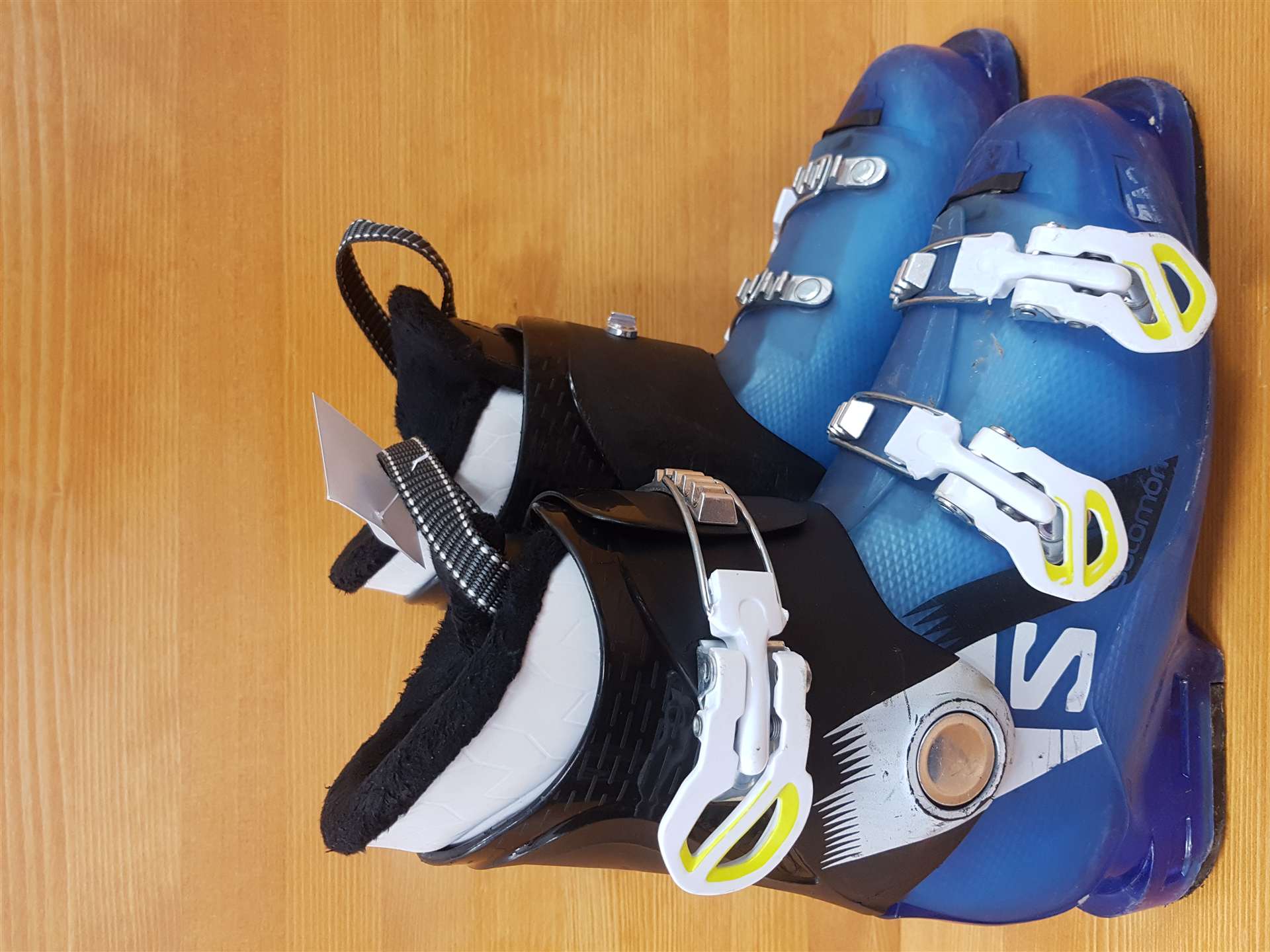 Chaussures de ski SALOMON T3 d'occasion