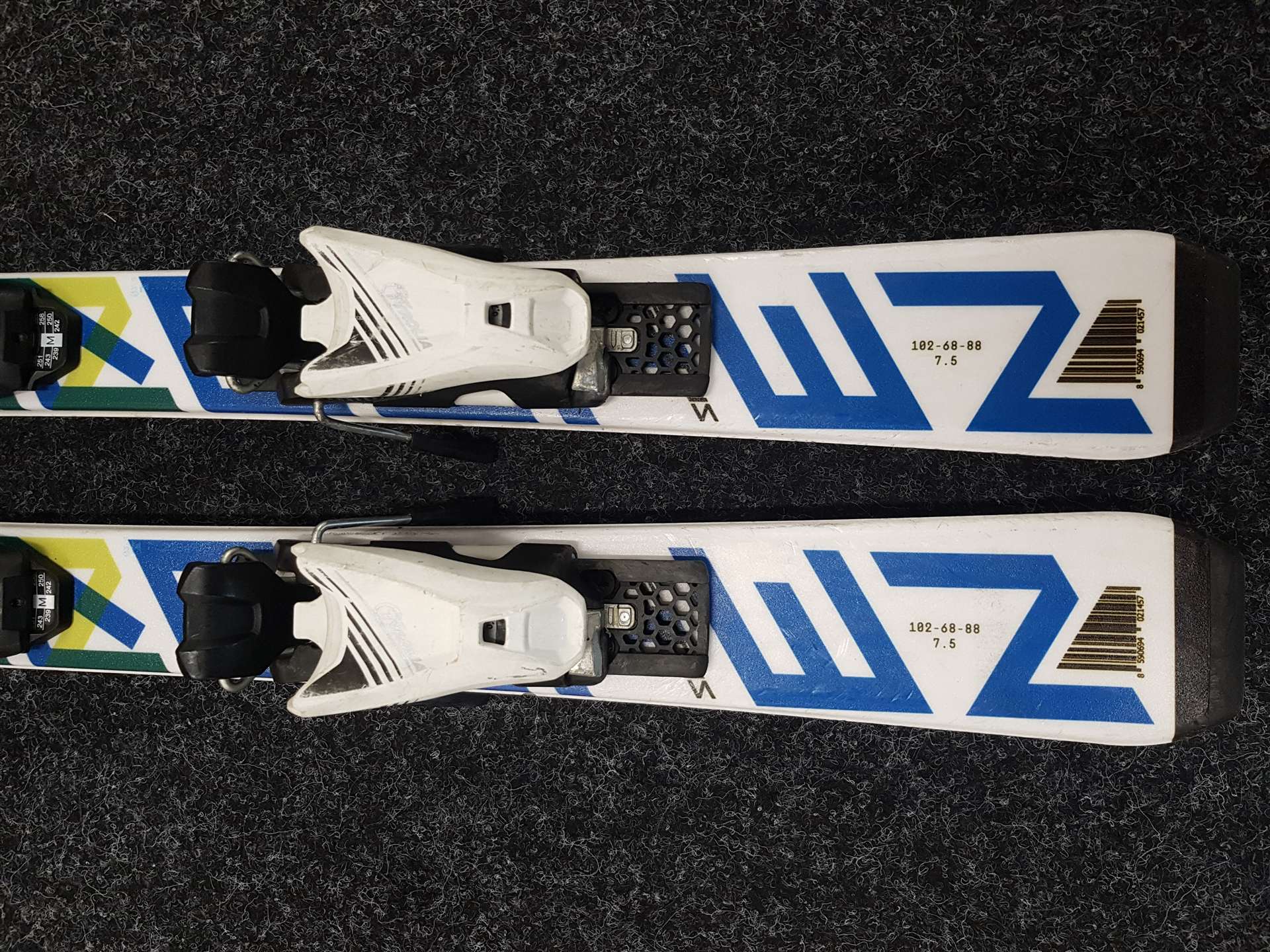 Gebrauchte Kinderskier SPORTEN Street + Tyrolia SLR 4.5 Bindungen