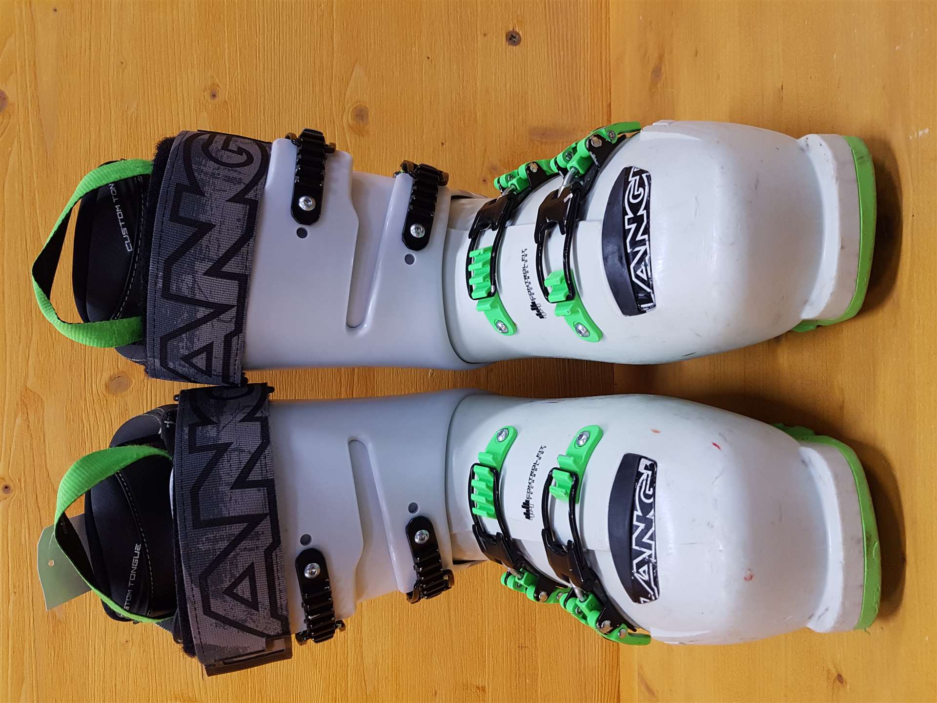 Chaussures de ski LANGE XT 130 d'occasion