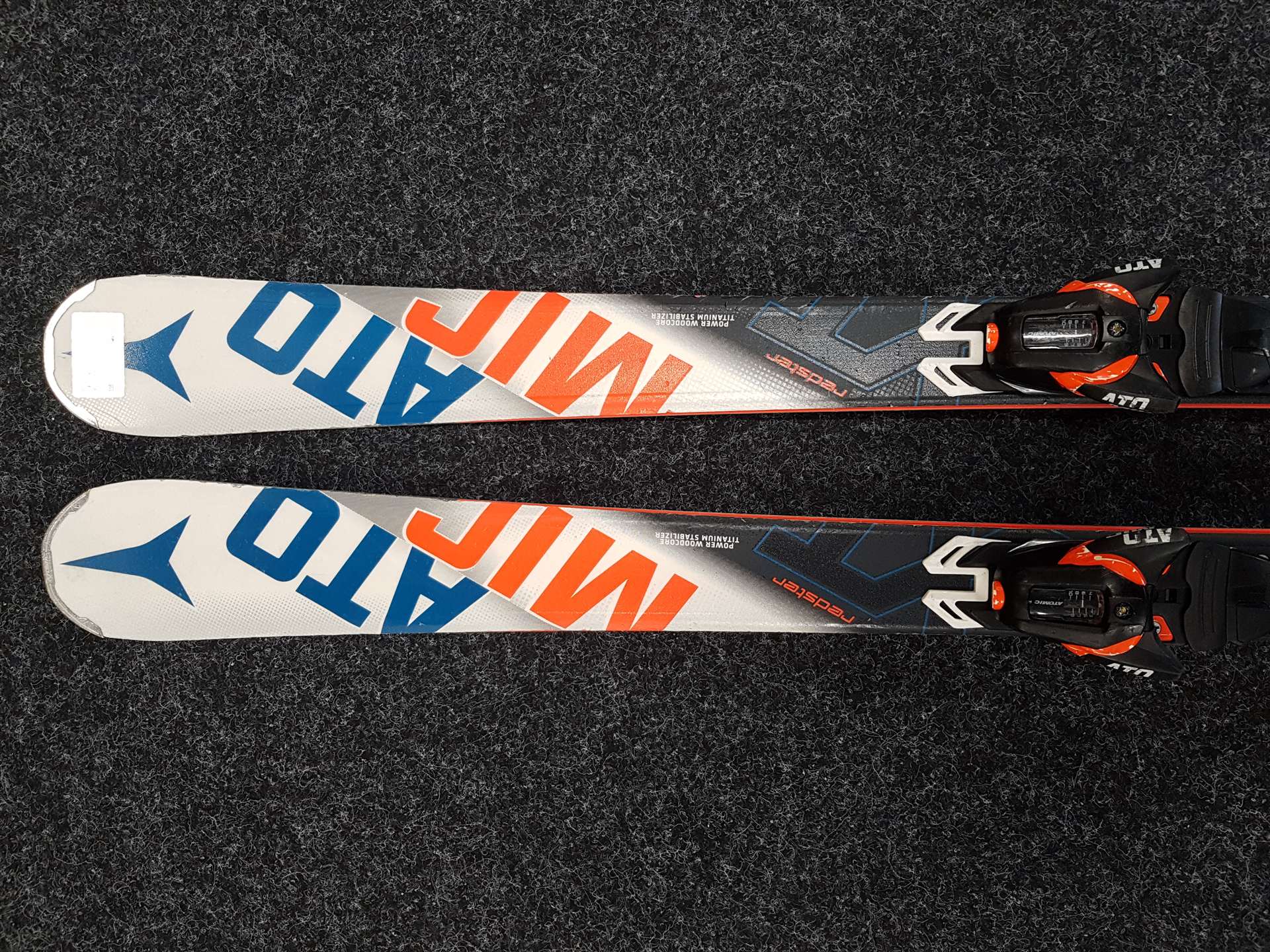 Skis ATOMIC XT Redster d'occasion + fixations Atomic XT 10