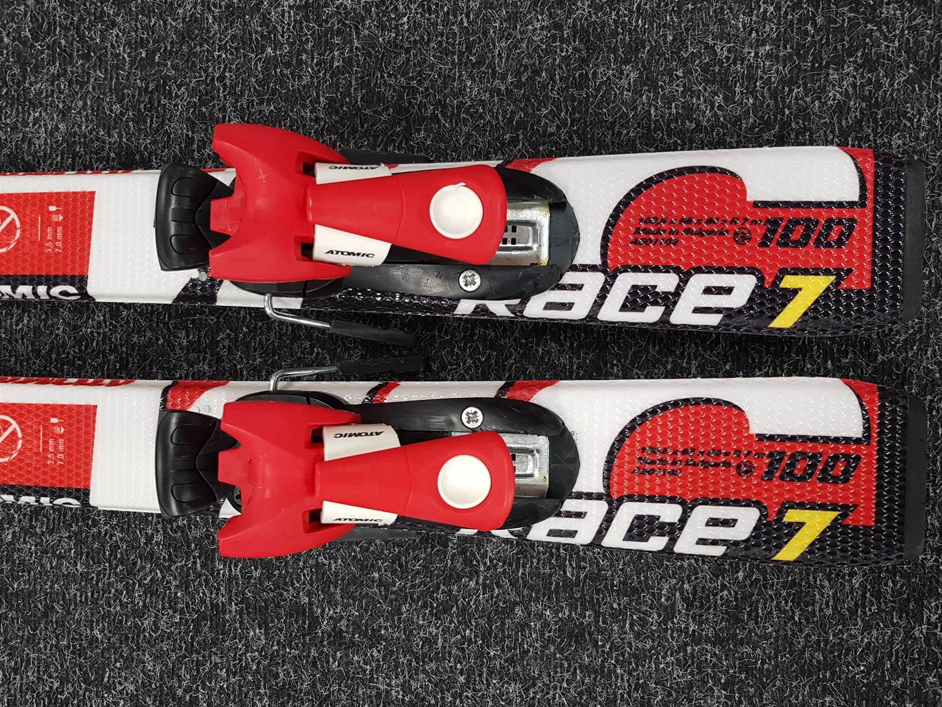 Esquís ATOMIC RACE 7 usados