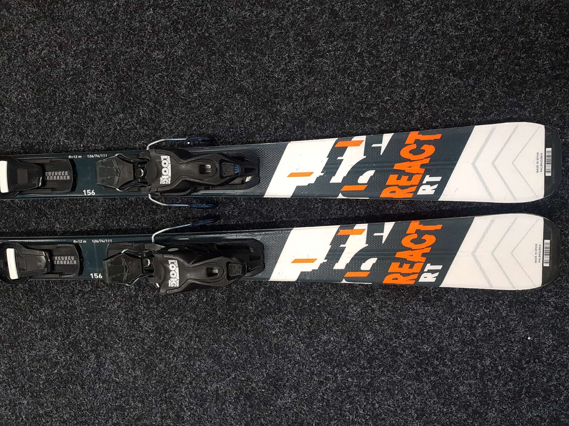 Gebrauchte ROSSIGNOL React Ski + Look Xpress 11 Bindungen