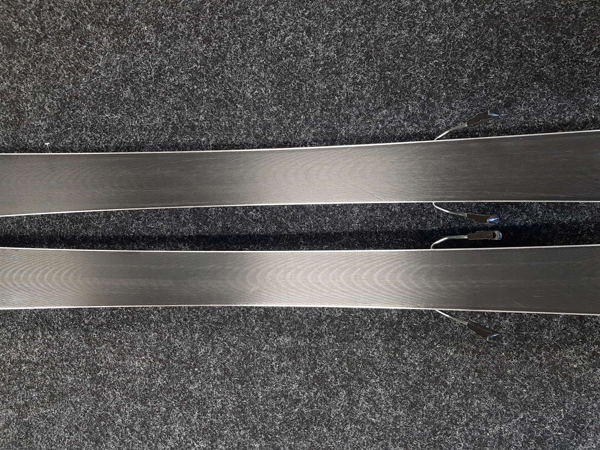 Gebrauchte ROSSIGNOL React Ski + Look Xpress 11 Bindungen