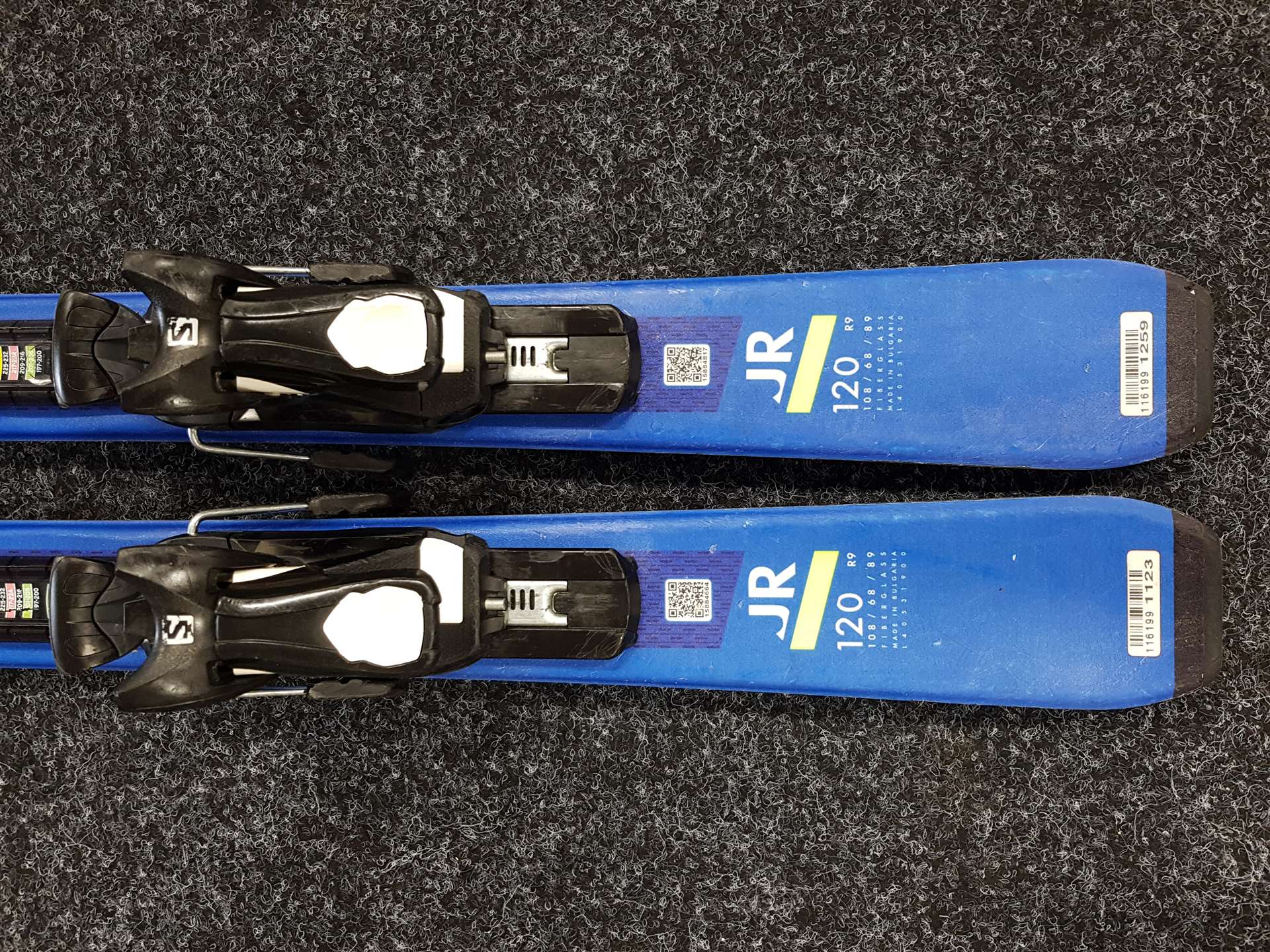 Použité dětské lyže SALOMON Race JR 120 + vázání Salomon 5