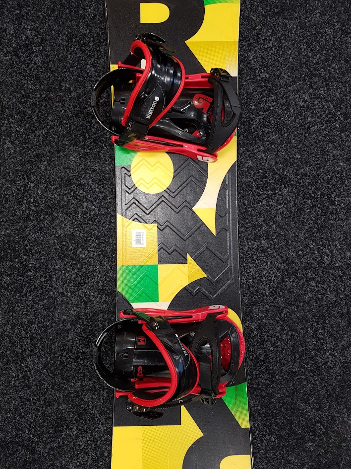 Použitý snowboard BURTON Progression + vázání Burton velikost M