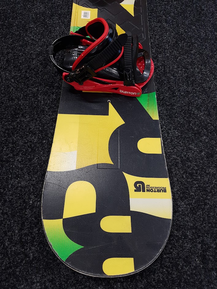 Použitý snowboard BURTON Progression + vázání Burton velikost M