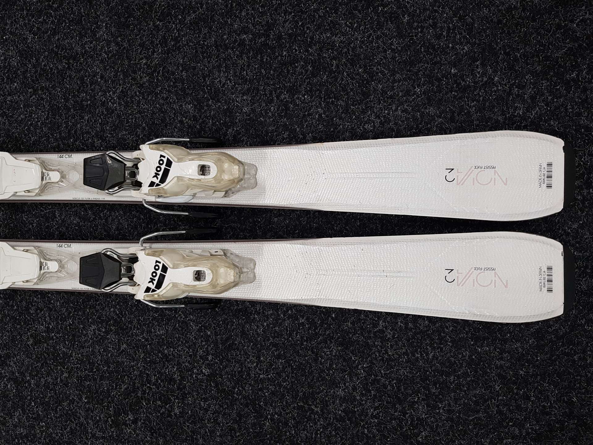 Gebrauchte ROSSIGNOL Nova 2 Ski + Look Xpress 10 Bindungen