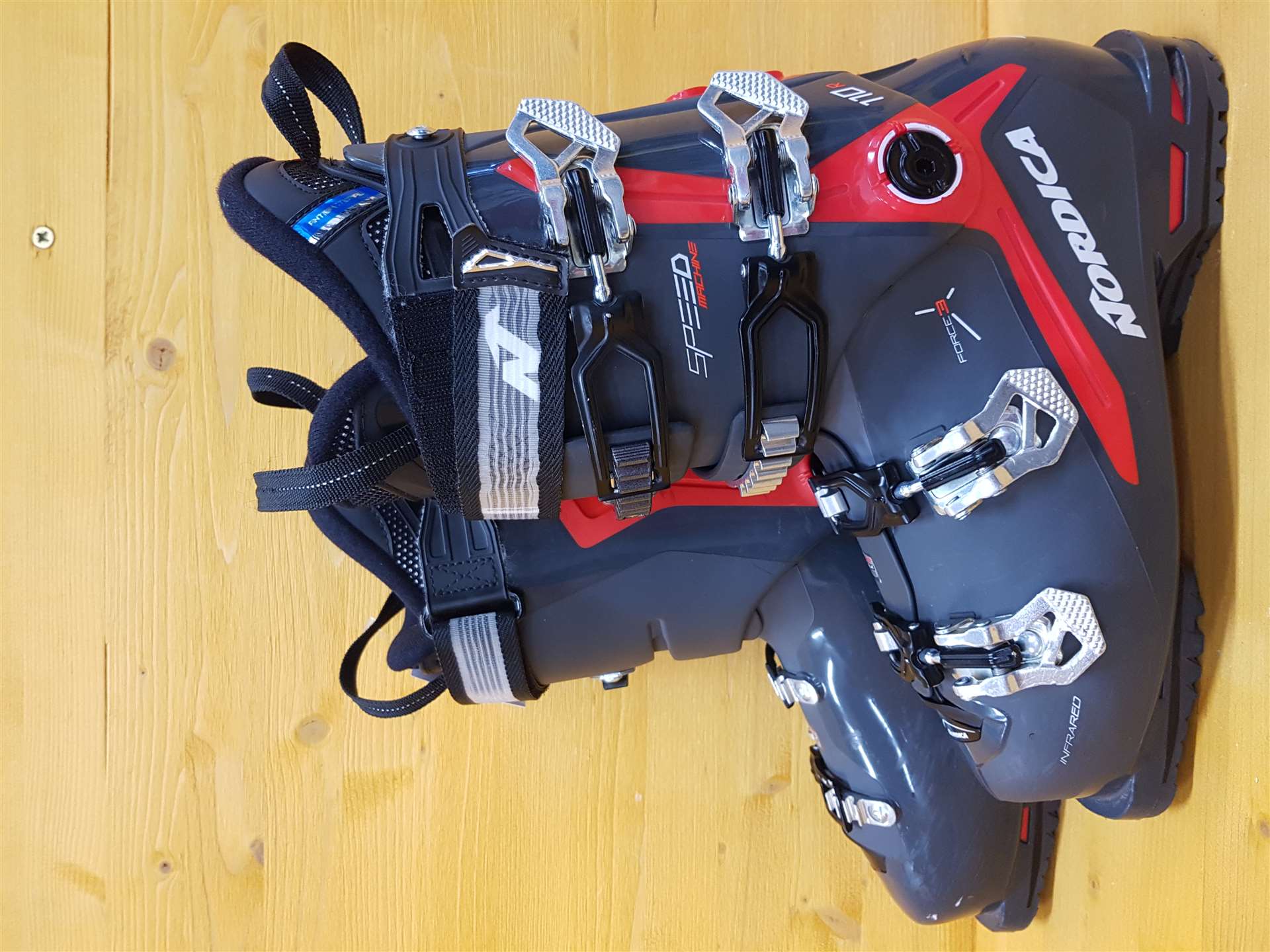 Použité lyžiarky Nordica Speed Machine 110 R