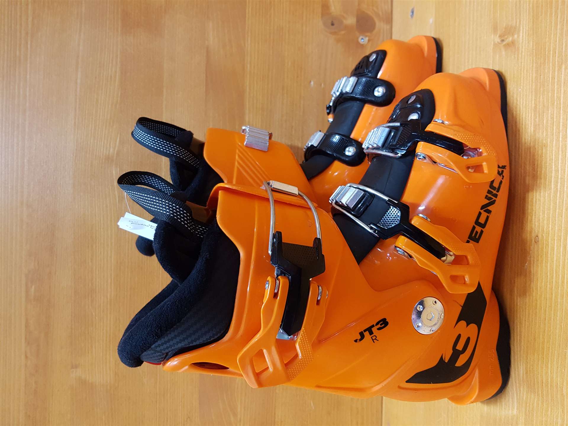 Použité lyžiarky TECNICA JT3 R