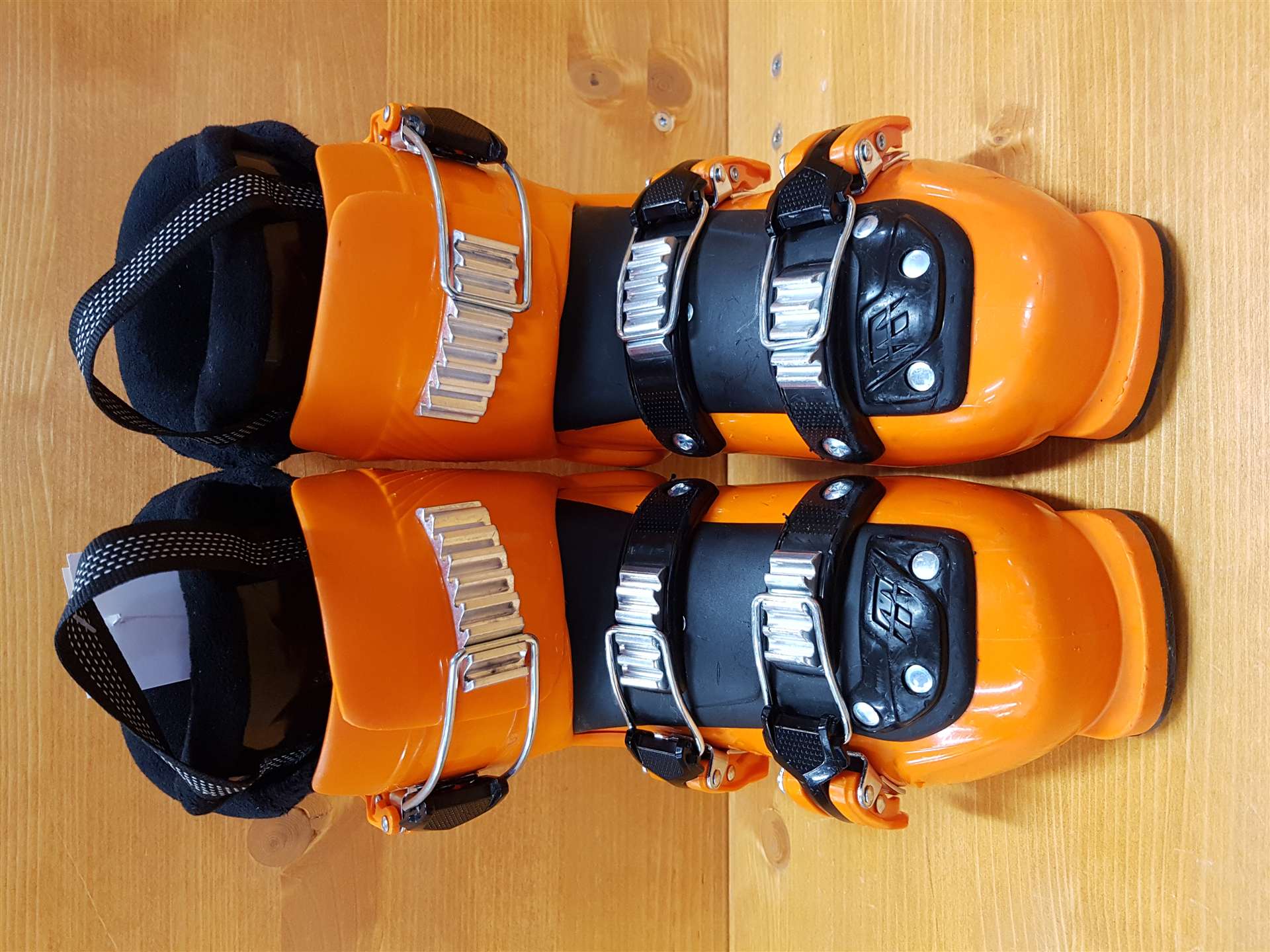 Použité lyžiarky TECNICA JT3 R