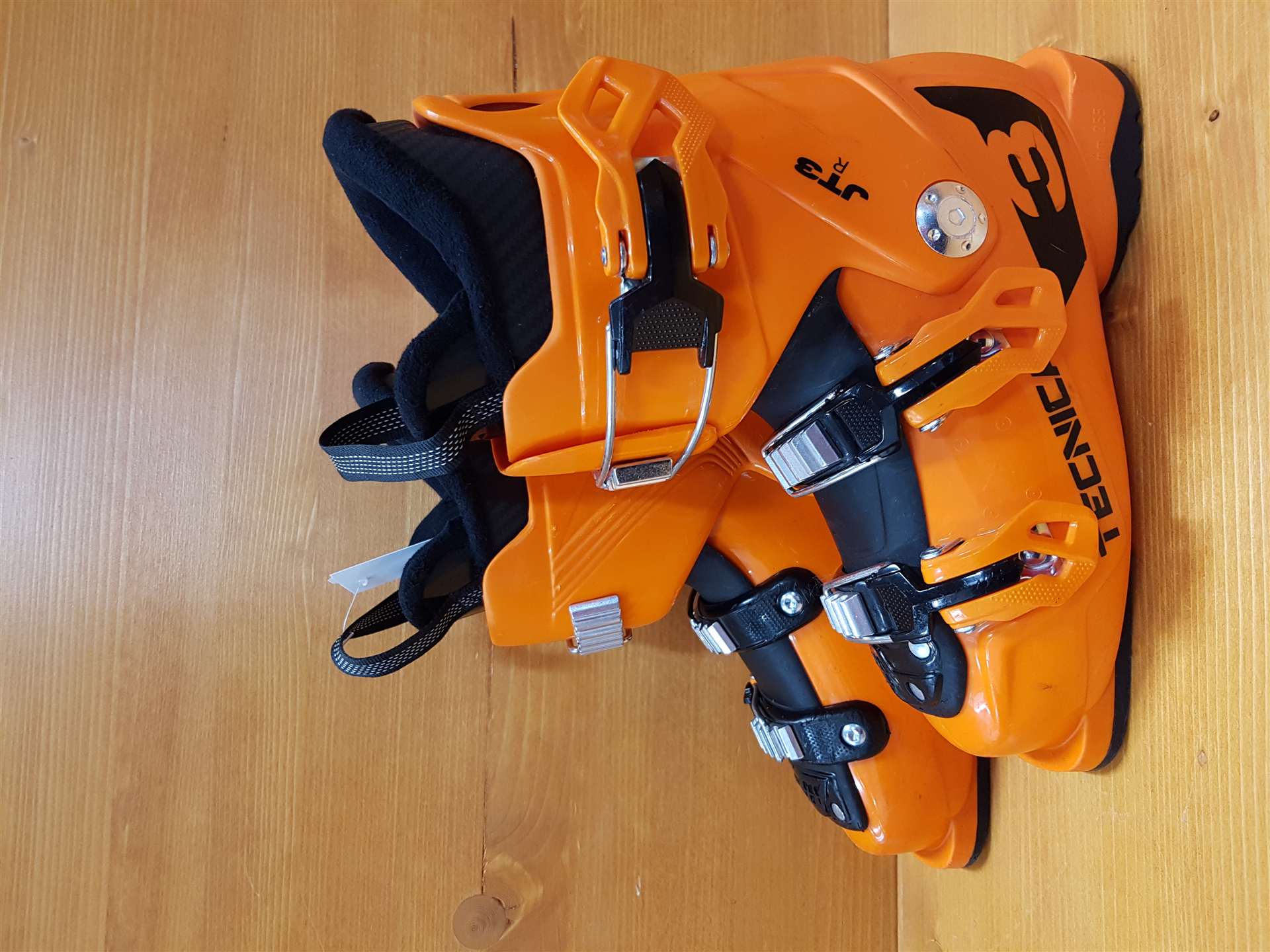 Použité lyžiarky TECNICA JT3 R